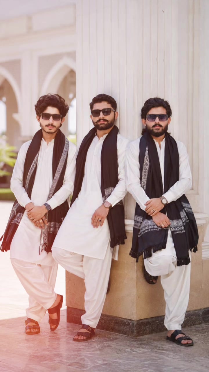 @Nafees23/10R