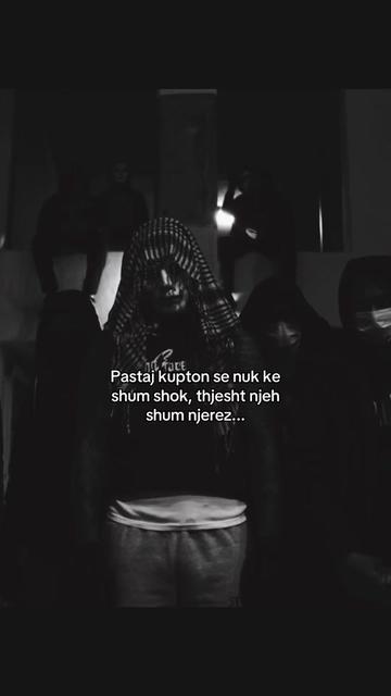 @𝐃𝐨𝐧𝐢  🖤
