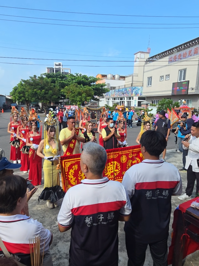 @帥哥跑廟會