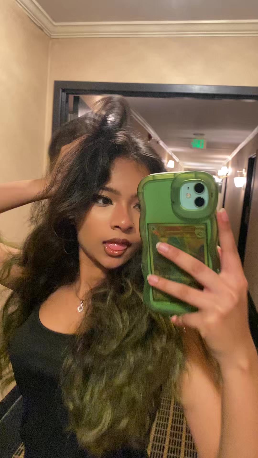 @:3