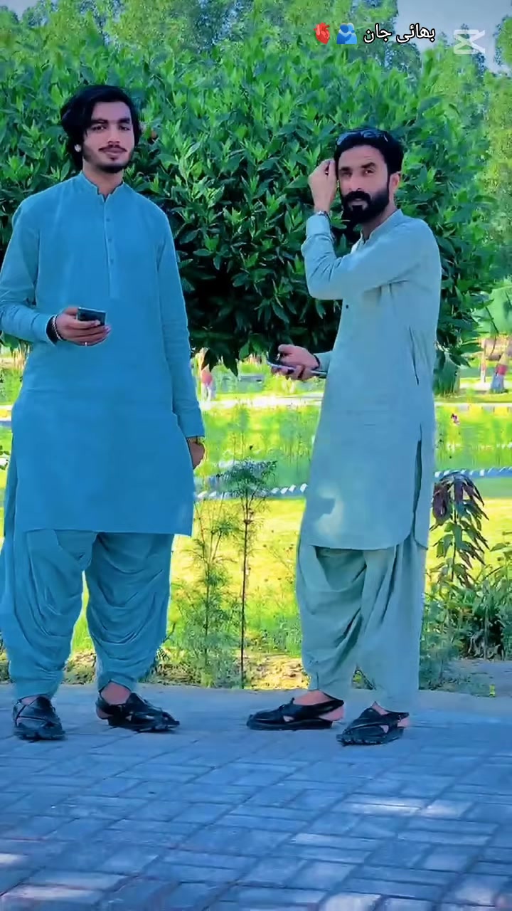@ZEESHAN QURESHI ✌️😎