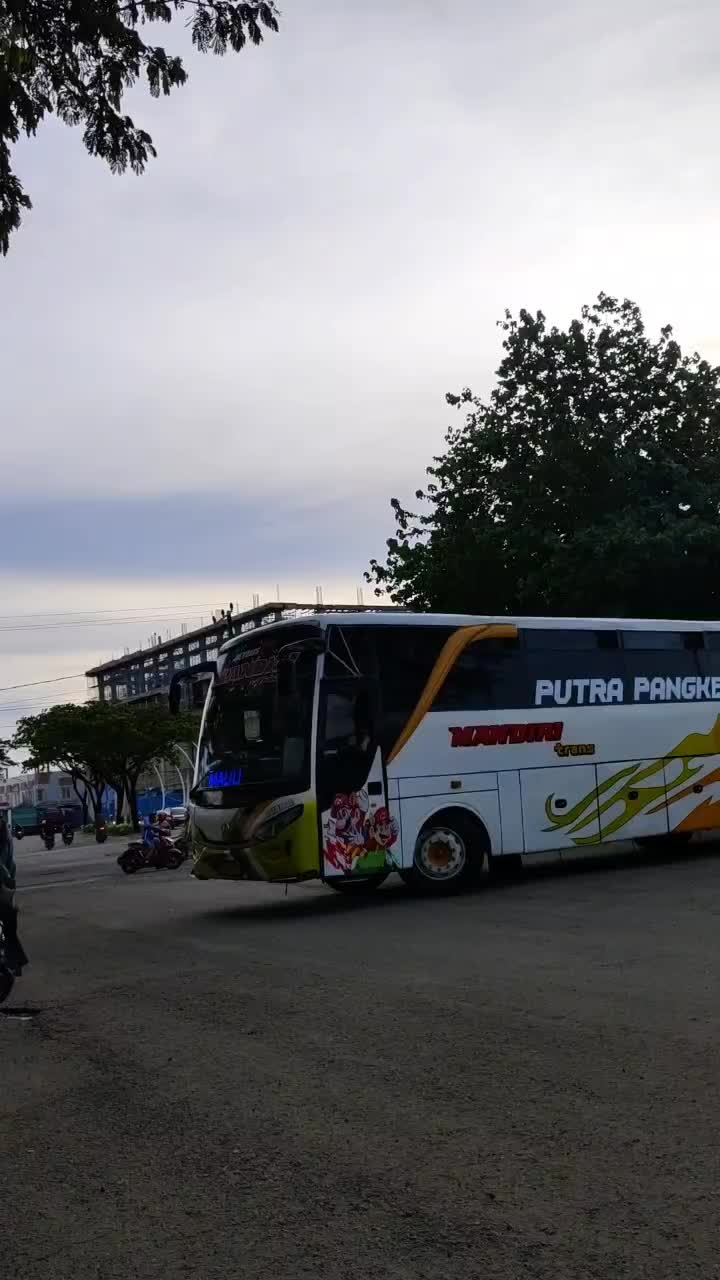 @CELEBES_BUSMKS