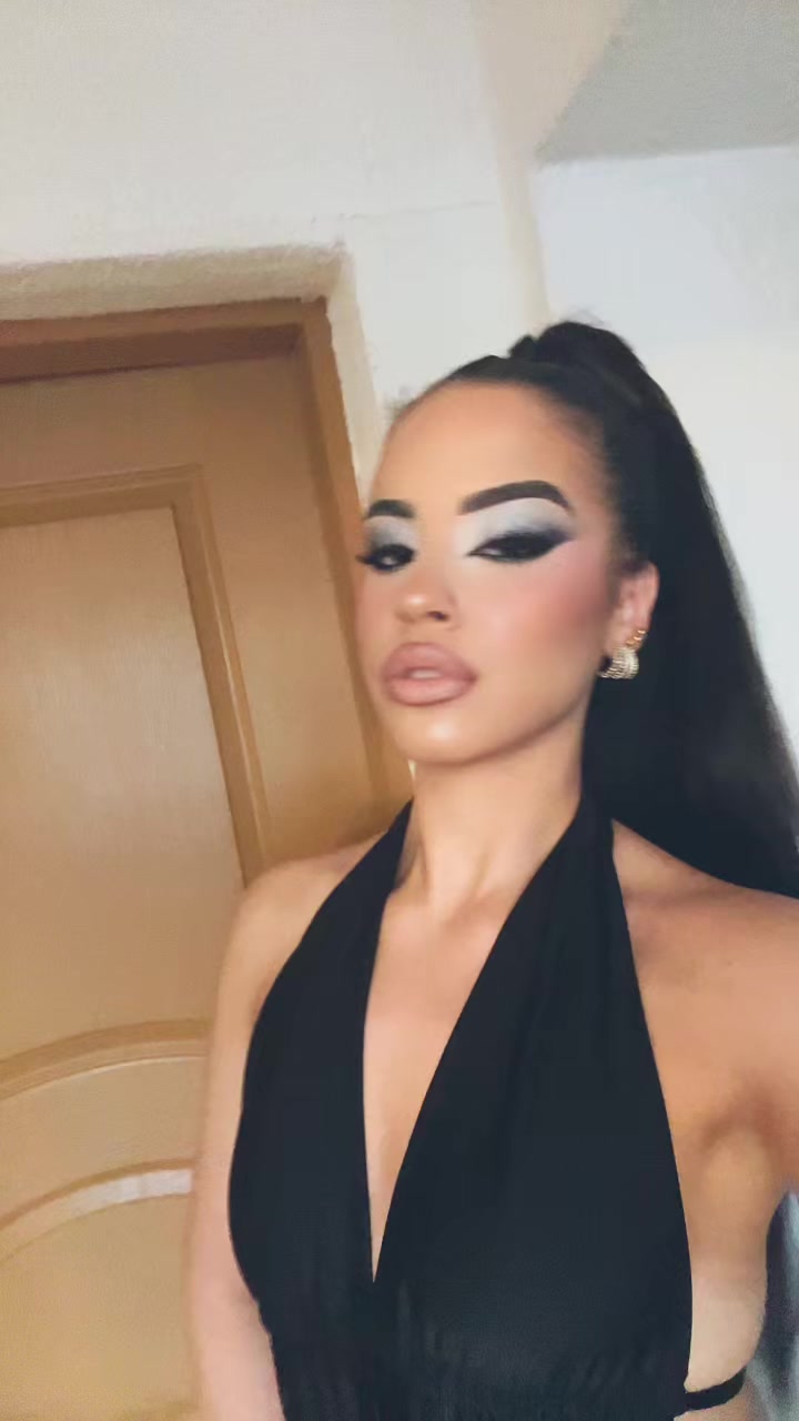 @𝑽𝒂𝒍𝒆💋