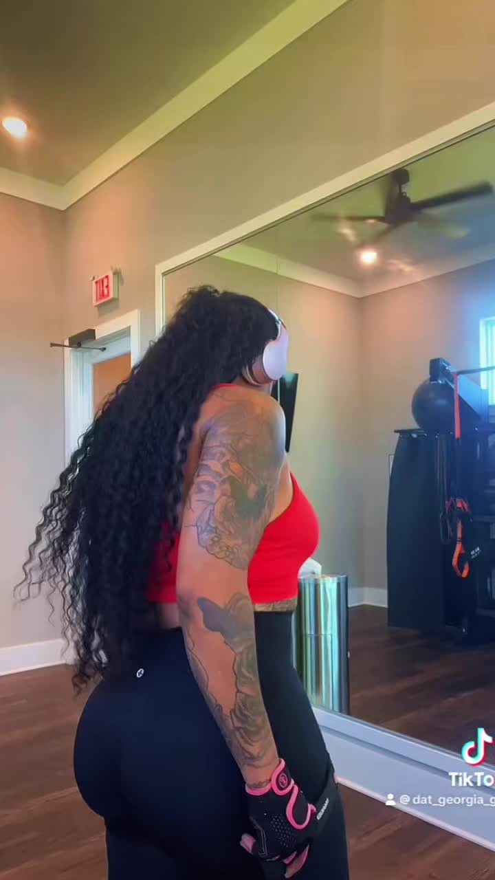 @She_SoTatted😈🦸🏼♀️🫦