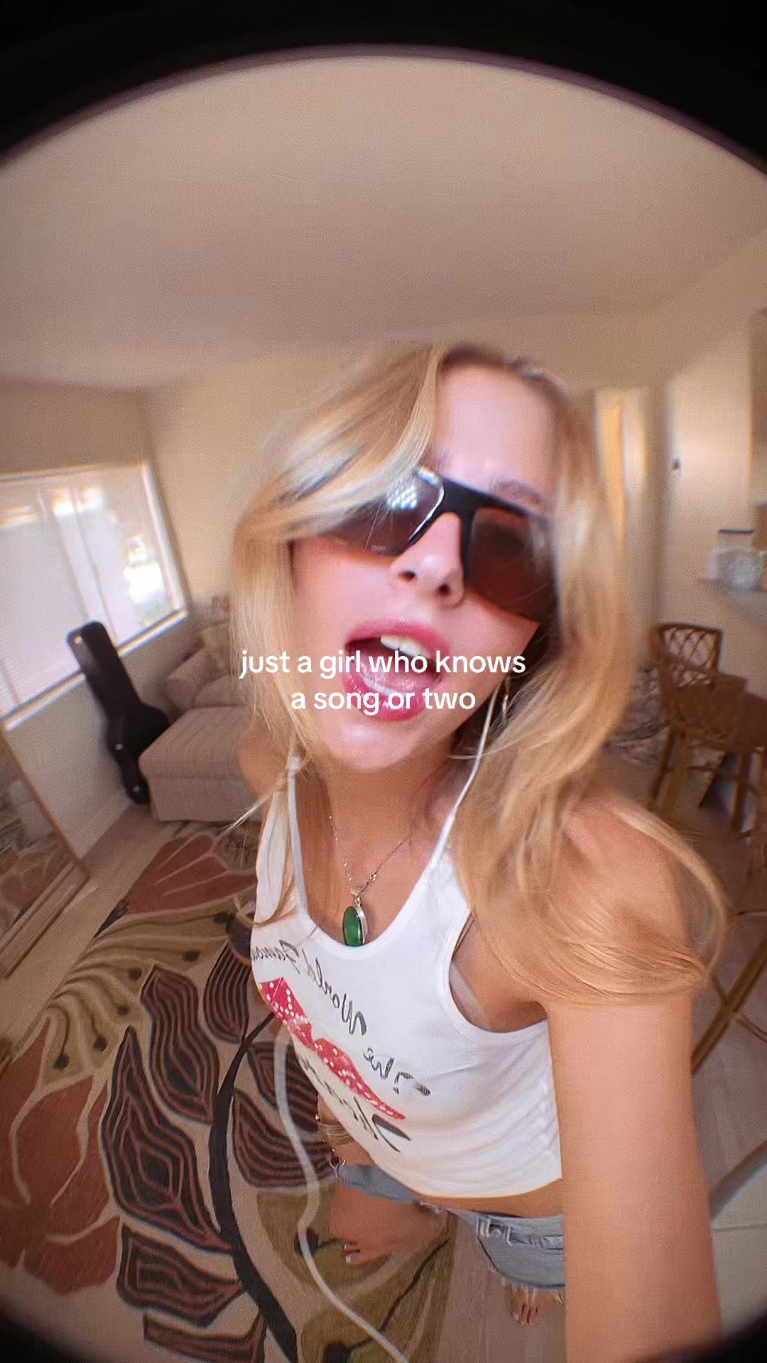 @kelseykinch