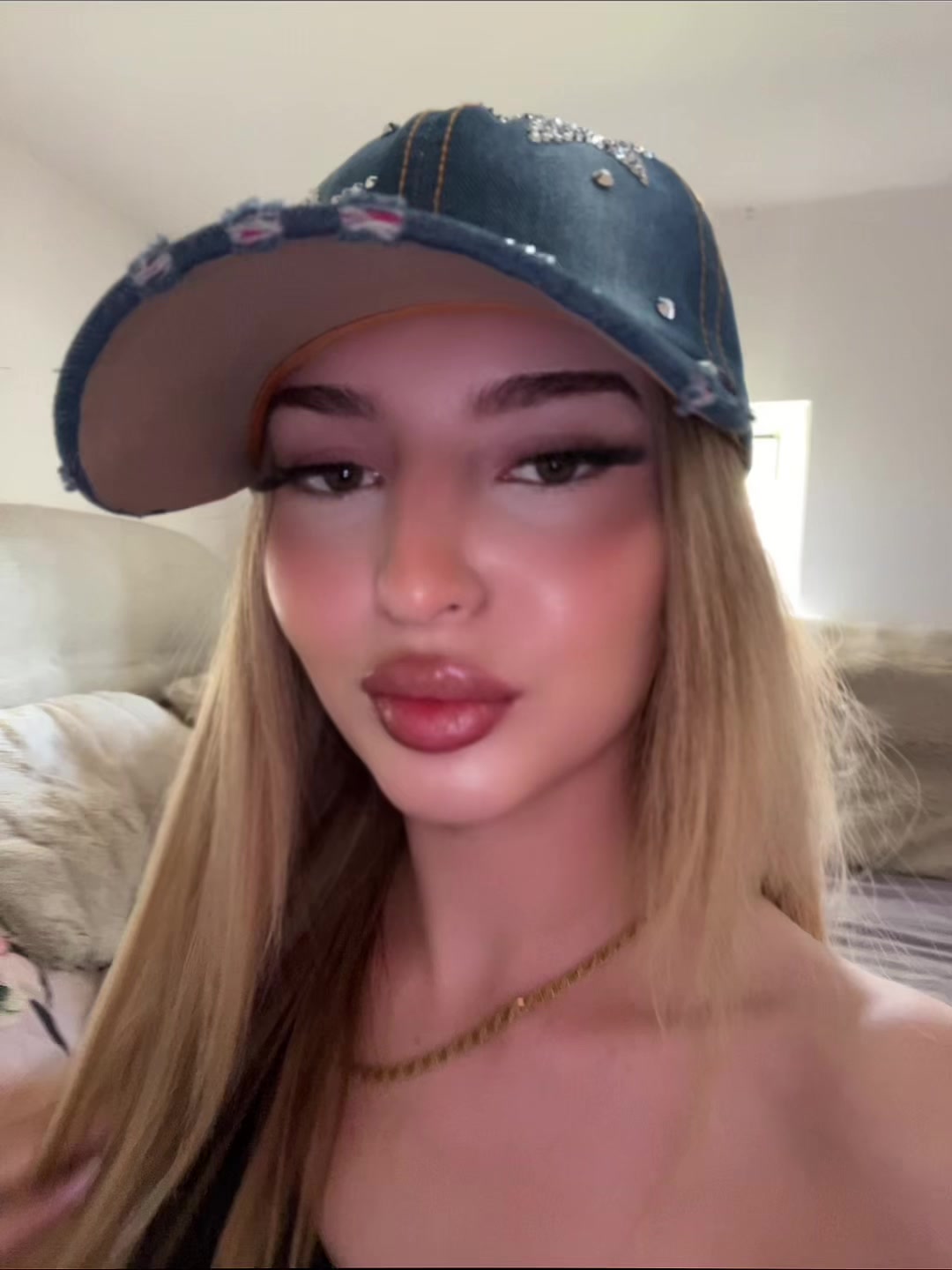 @tf.itsmiraa