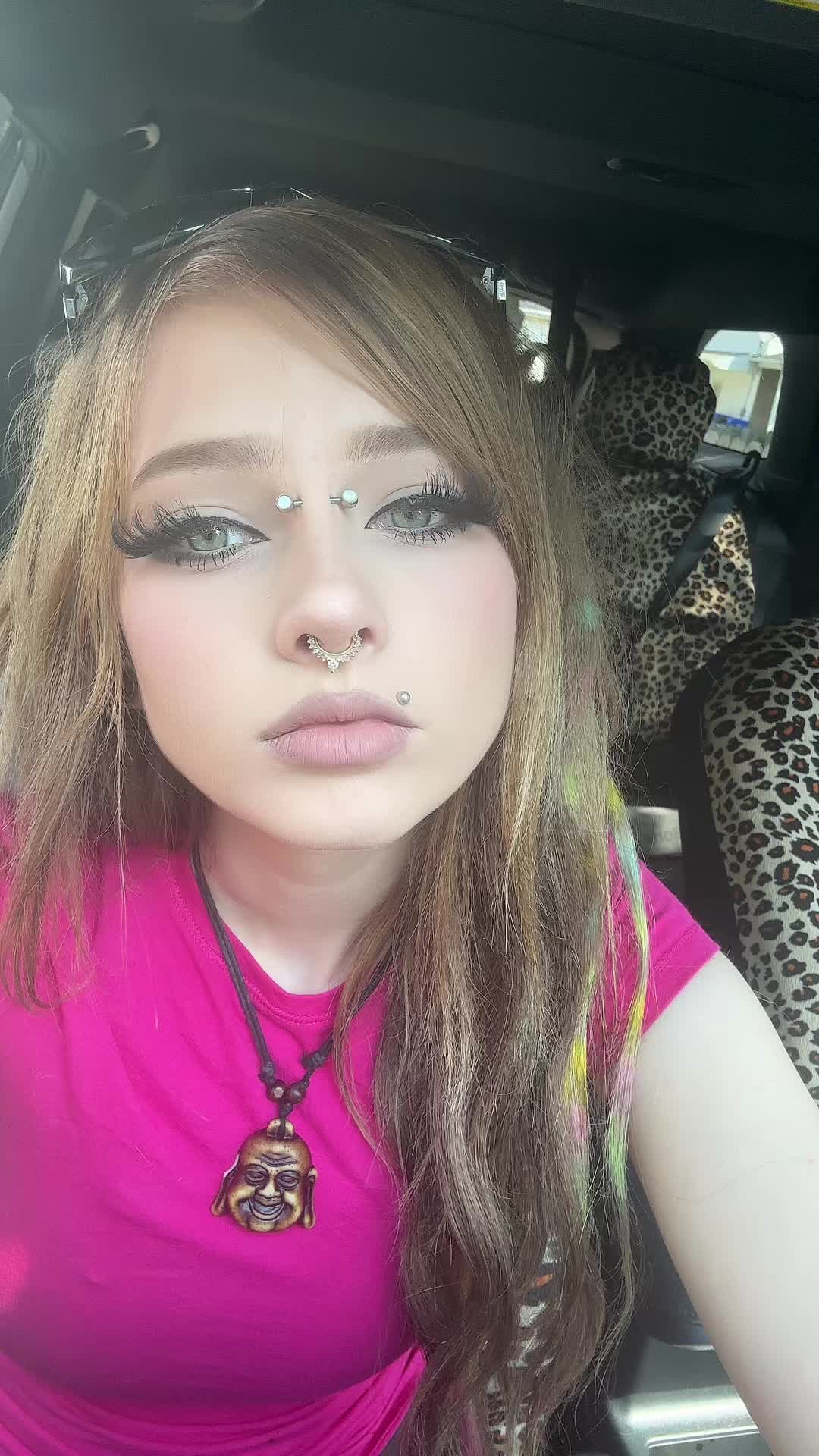 @🦄