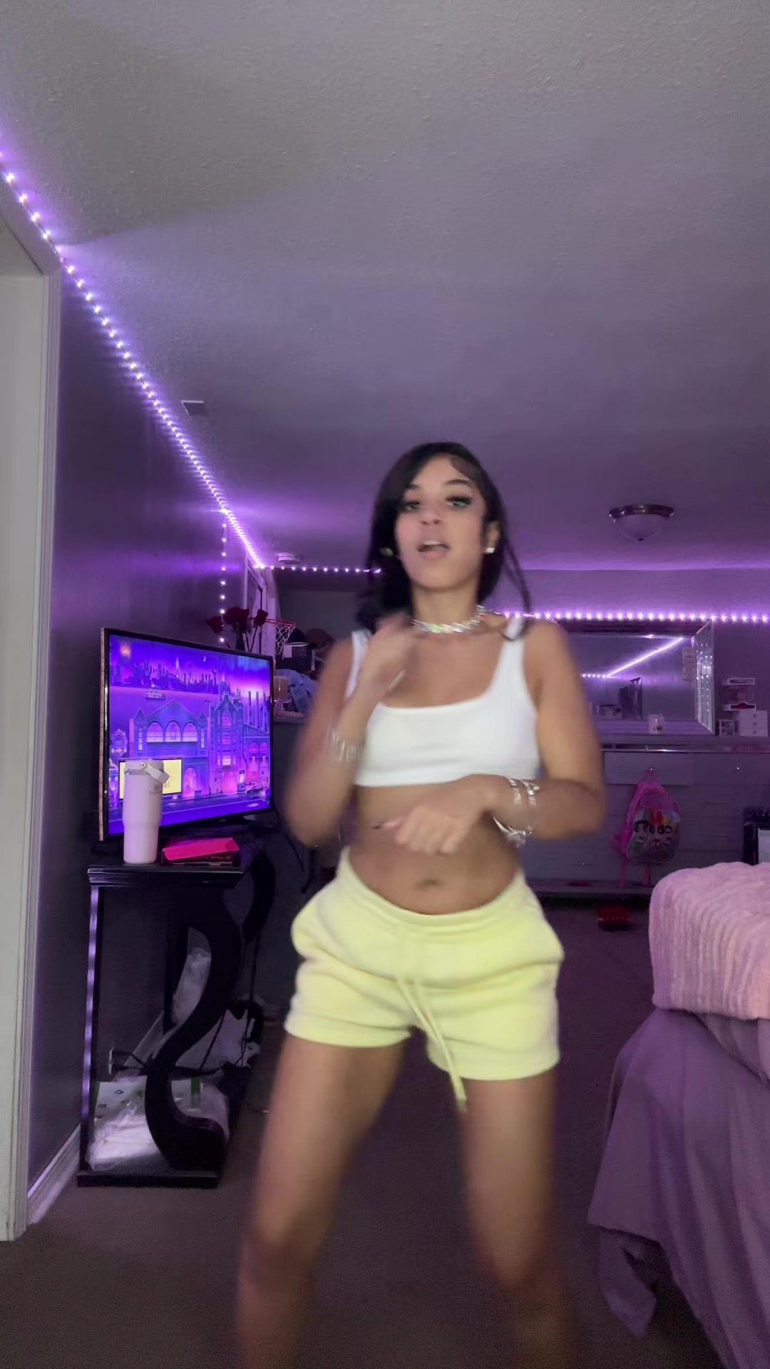 @￶