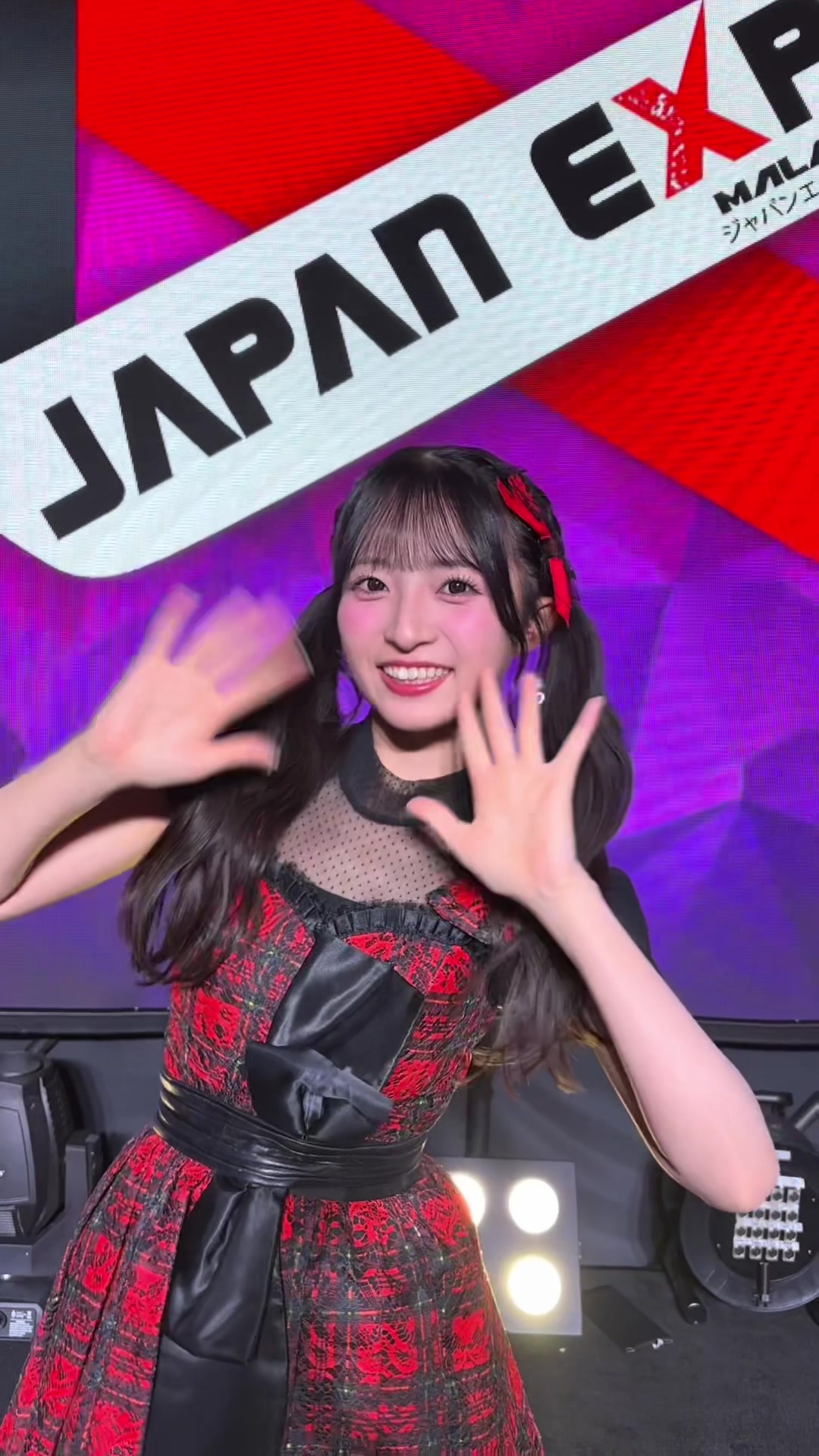 @秋山由奈