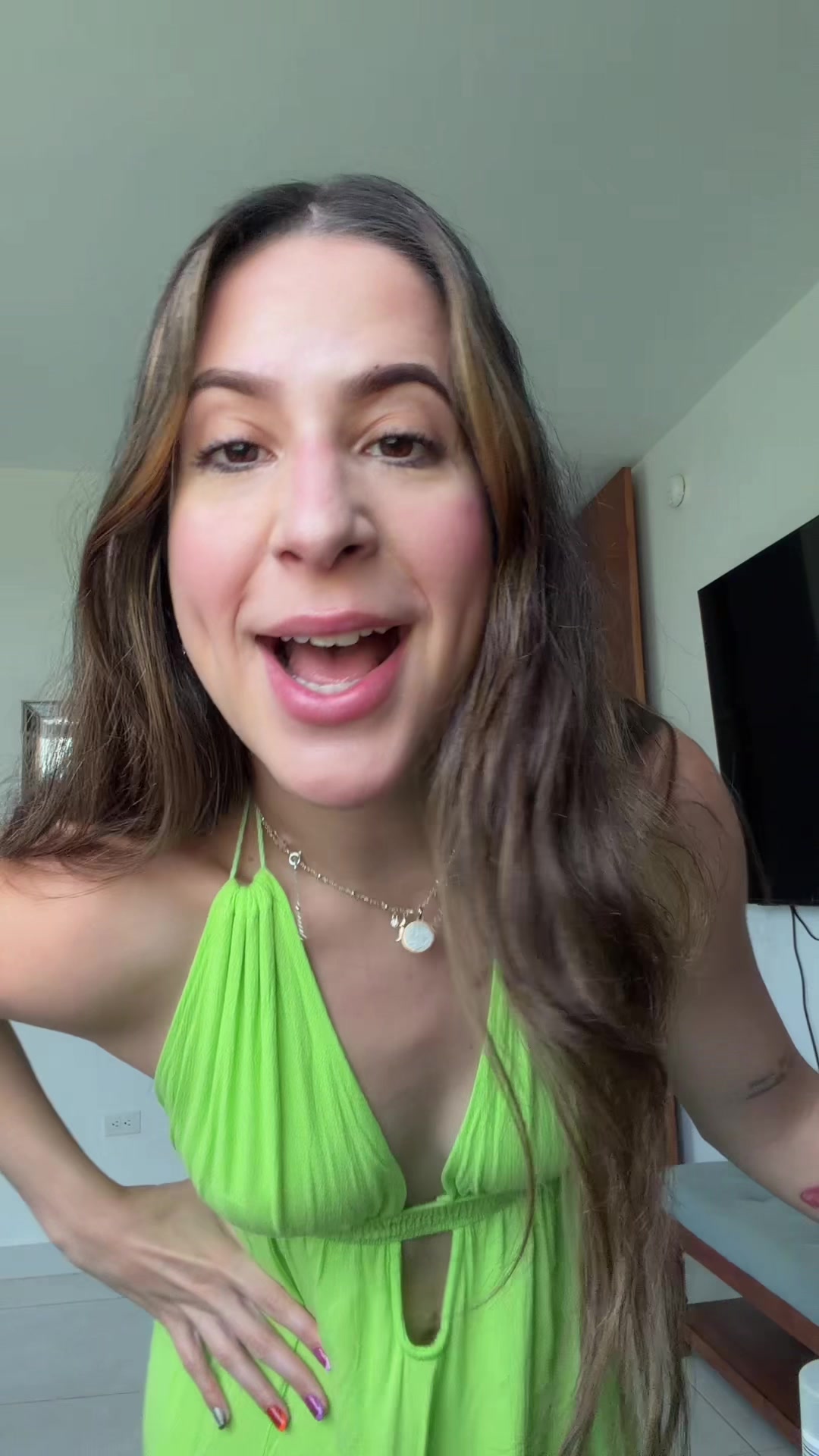 @labuenaamanda
