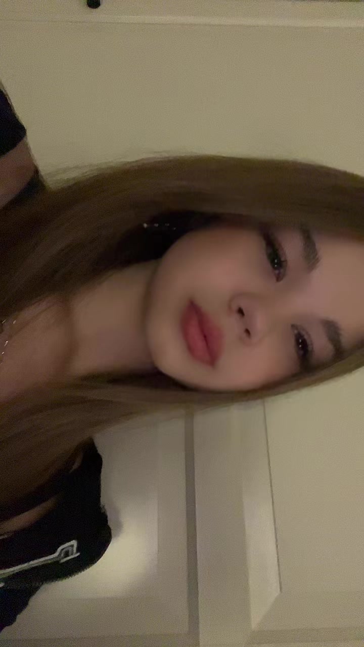 @Vikks💋