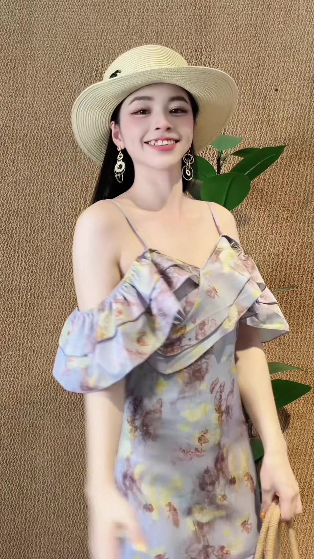 @ຮ້ານລິລີ່ເສື້ອຜ້າ Lily服饰✨