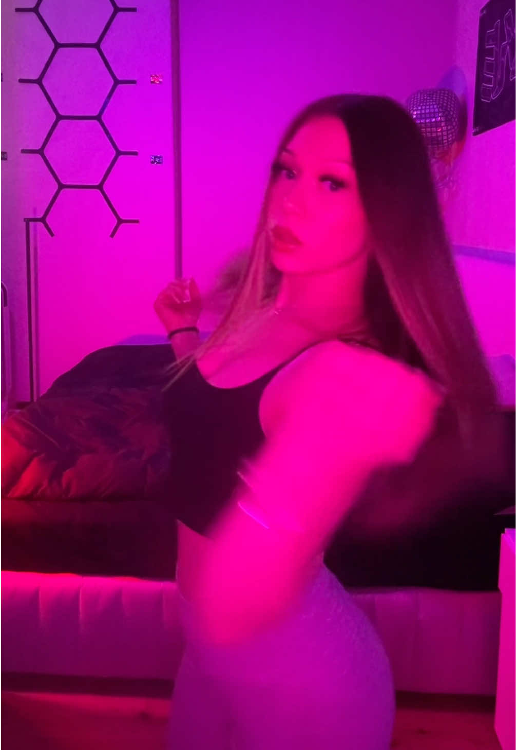@𝐥𝐞𝐧𝐨𝐫