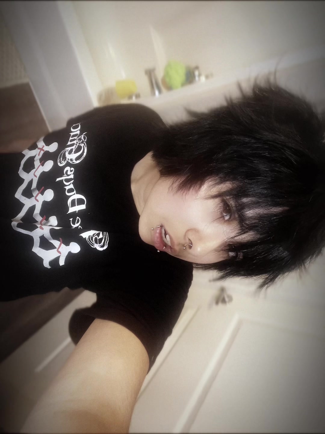 @☣︎𝔄𝔫𝔤𝔢𝔩