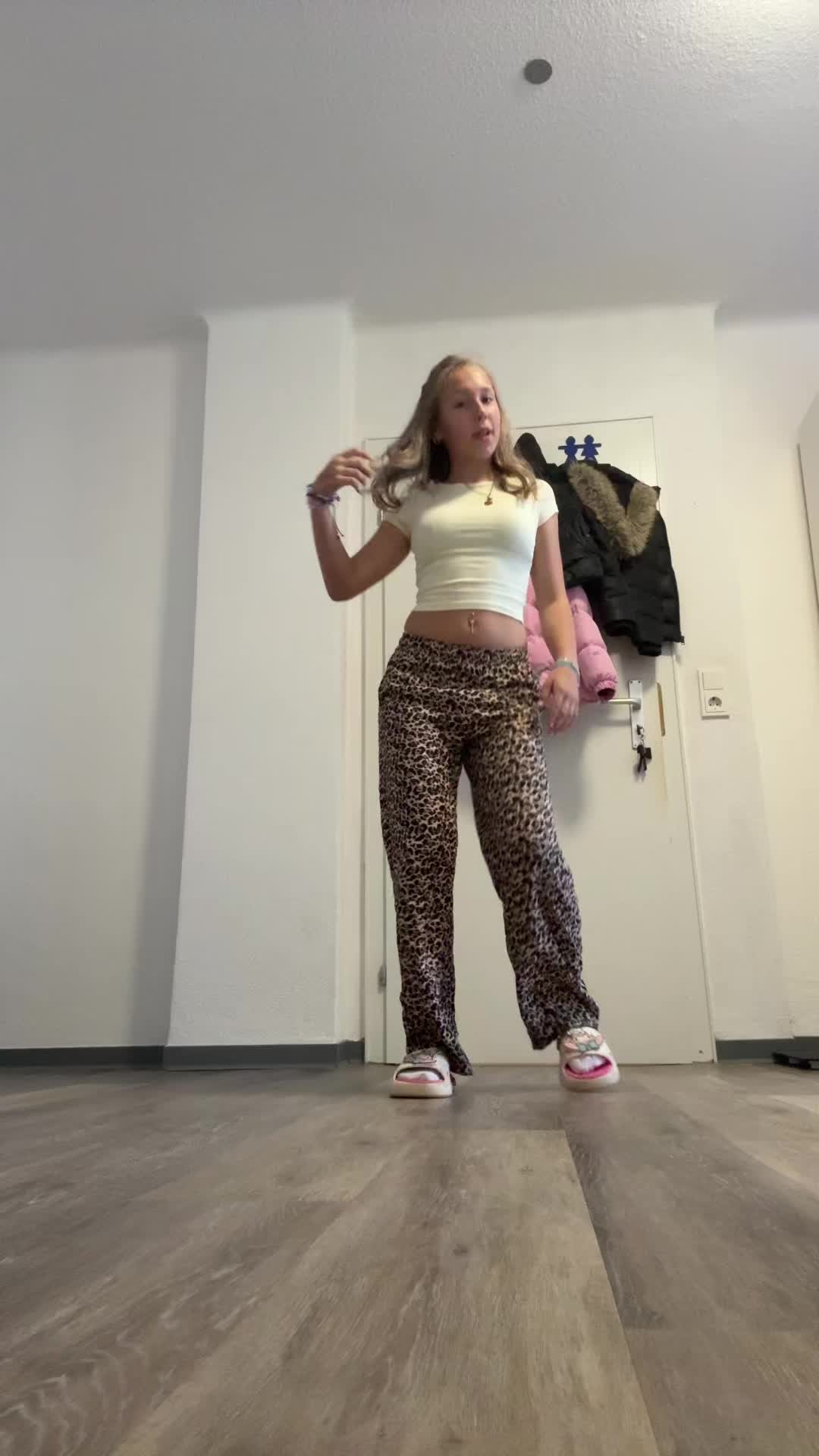@vali_dance.acc