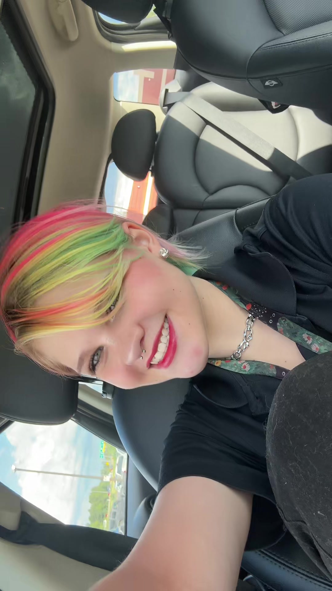 @Emi 🏳️&zwj;🌈