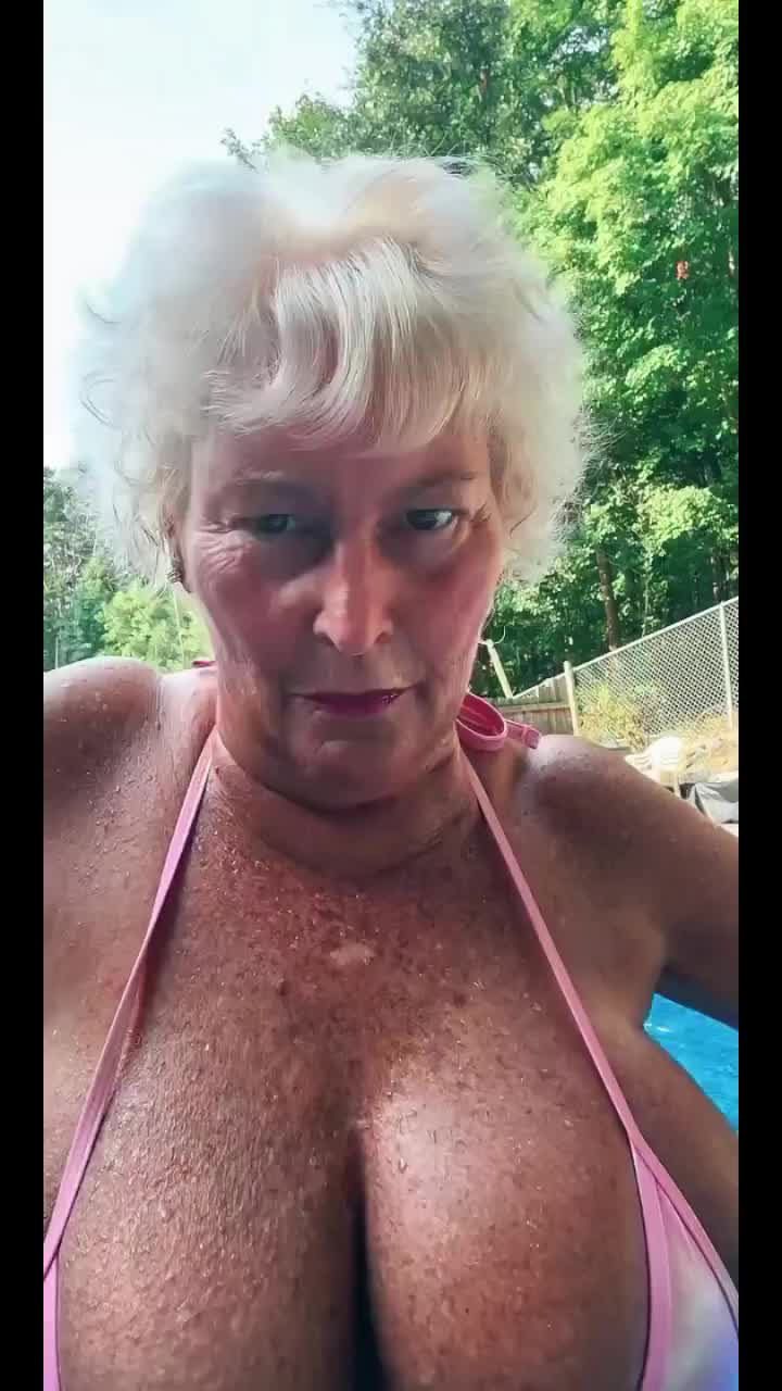 @Virtual_hotazzchick64