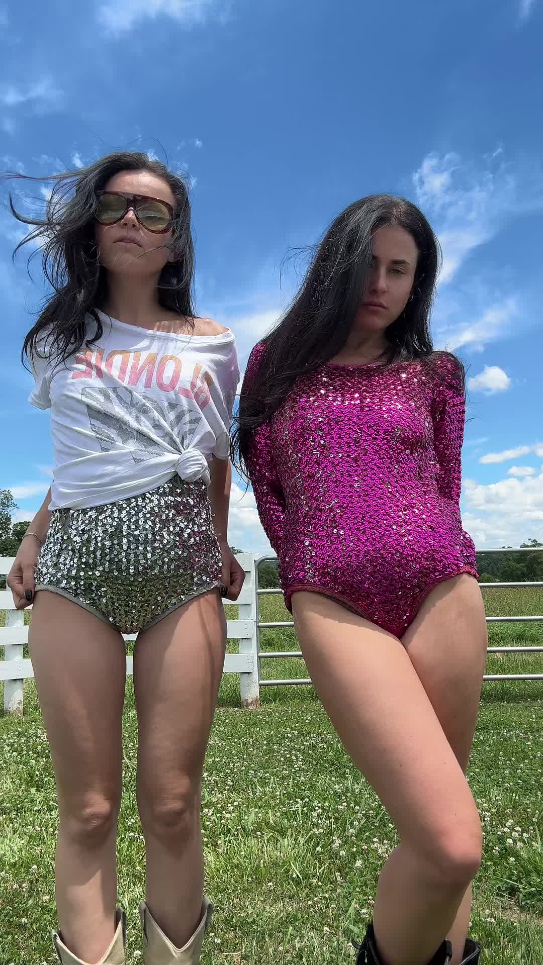@bella.menser