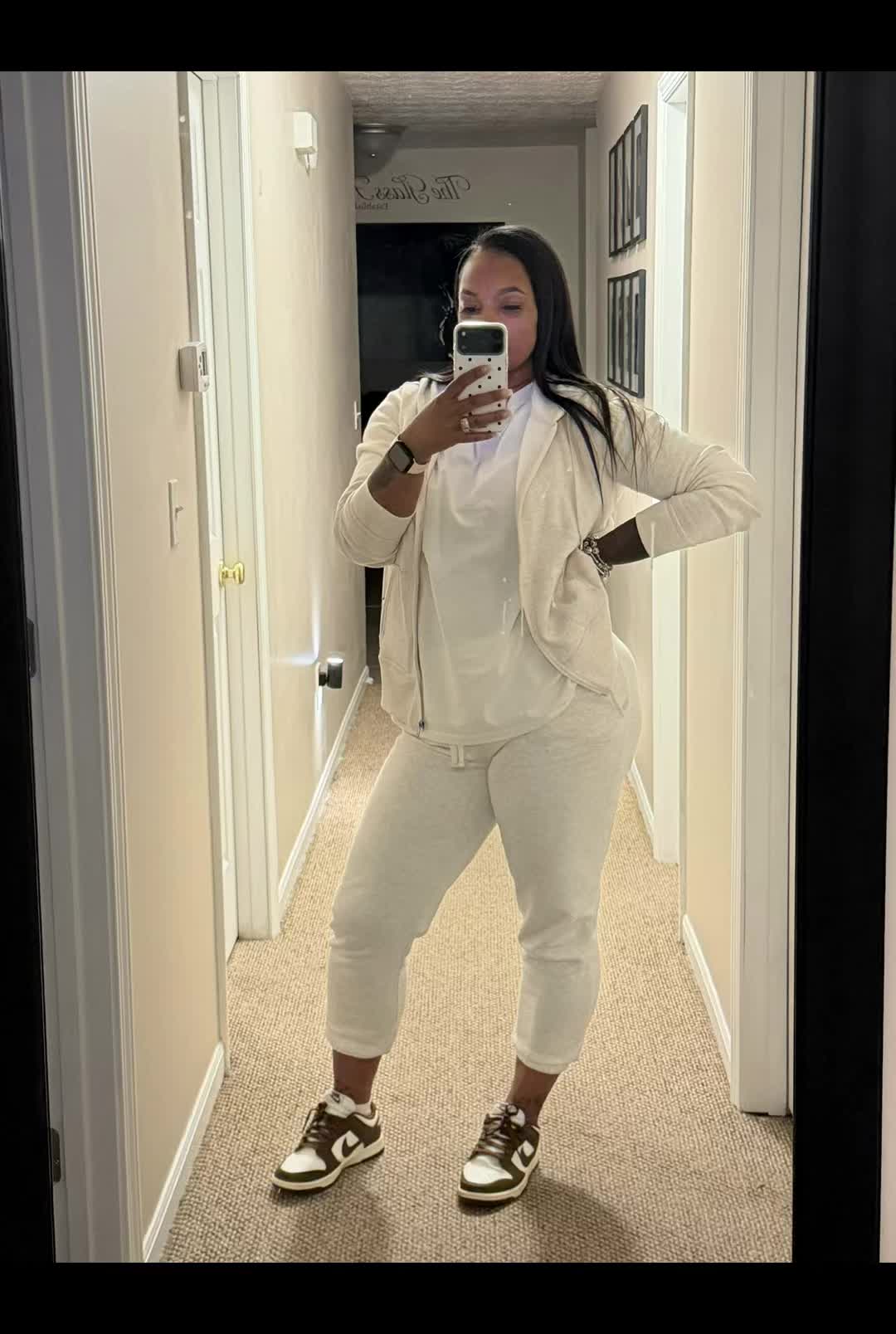 @thequeeenG