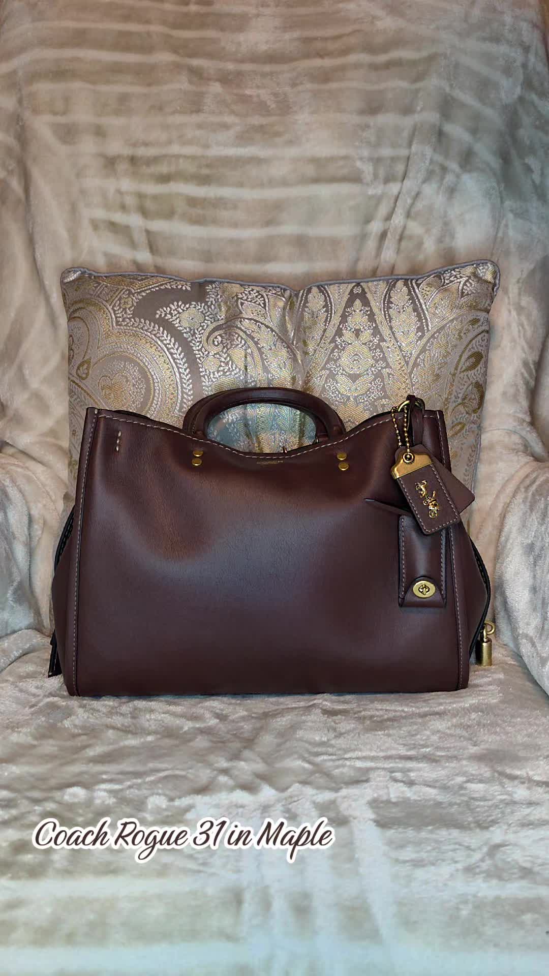 @CoolGirlCarry