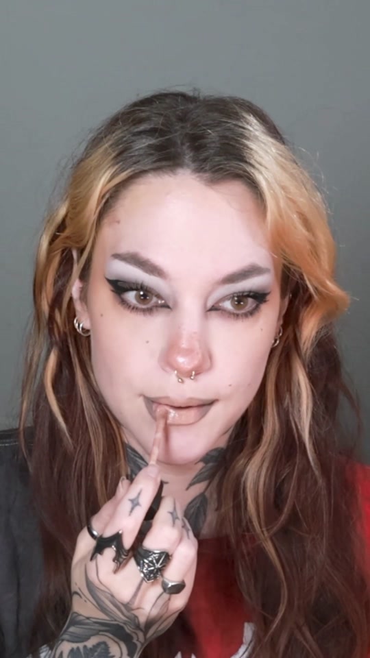 @CourtneyQuarantine