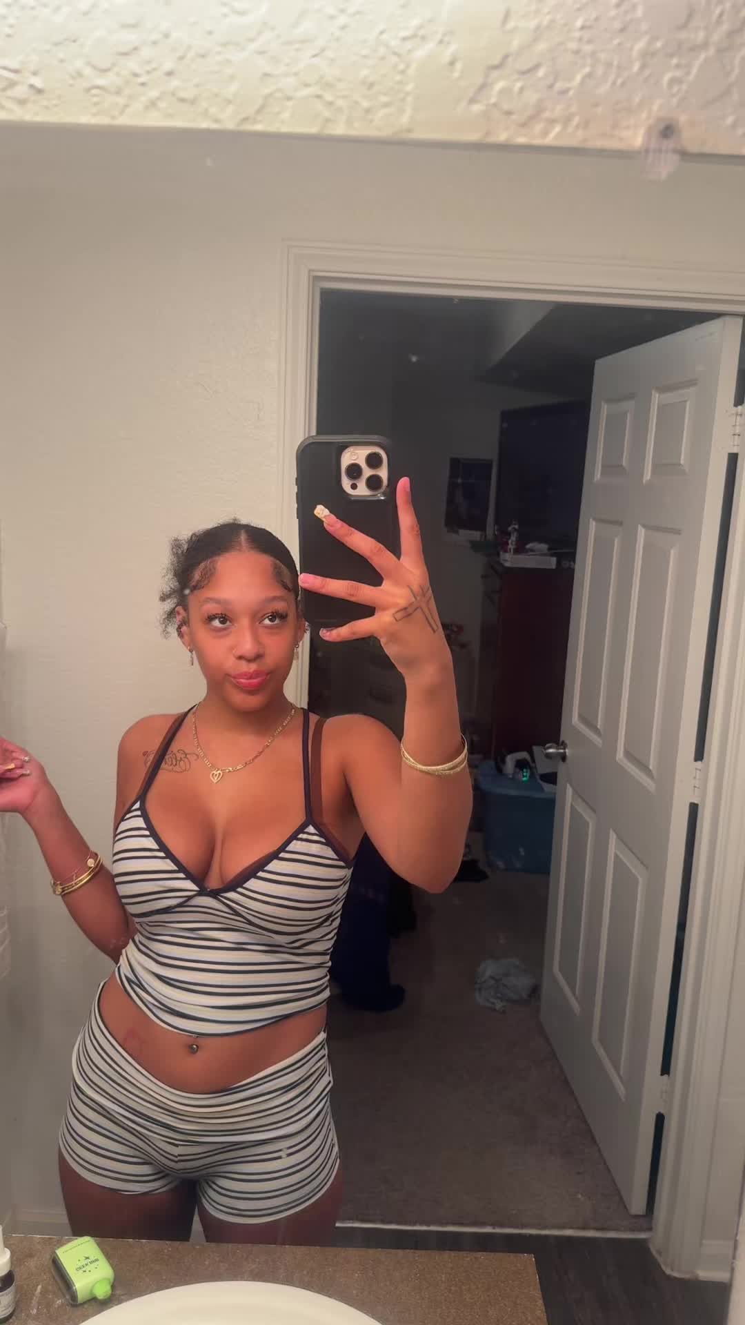 @feenforvaidaa