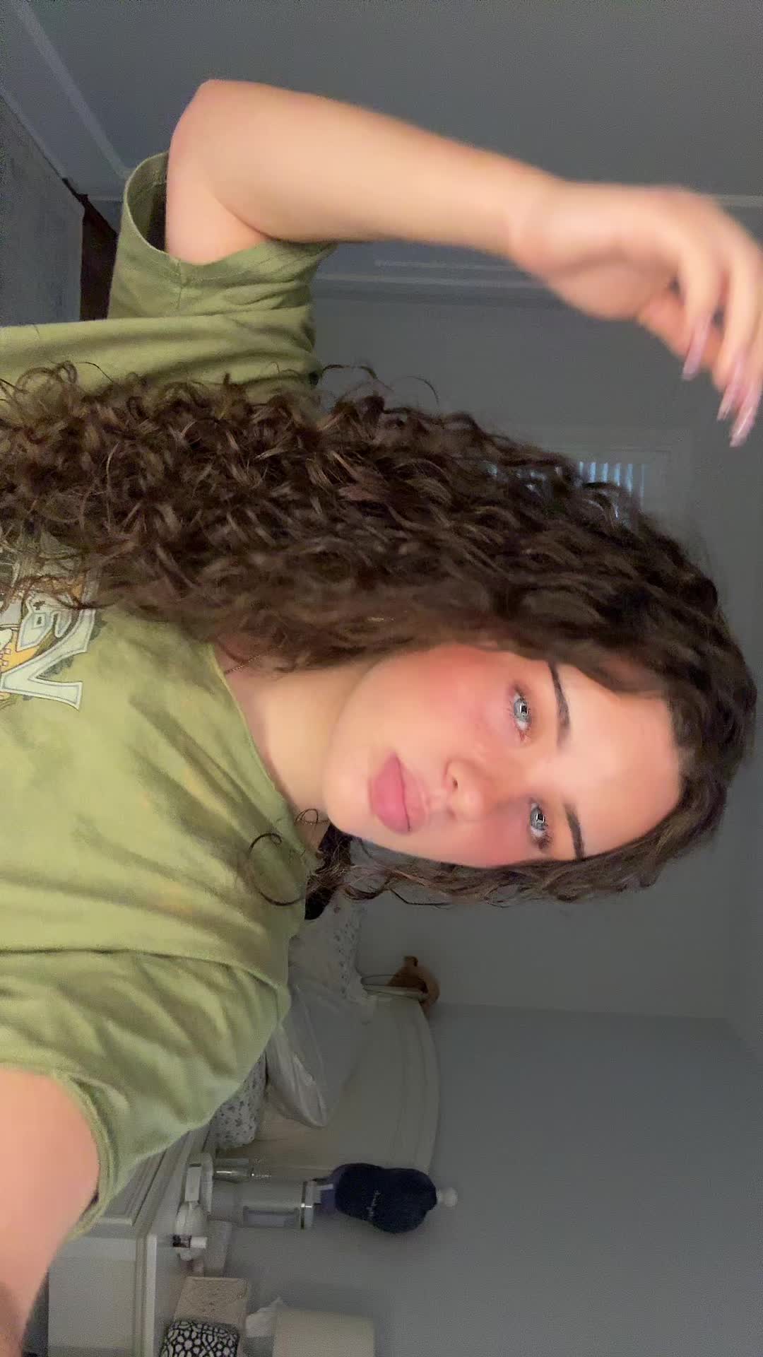 @⃟
