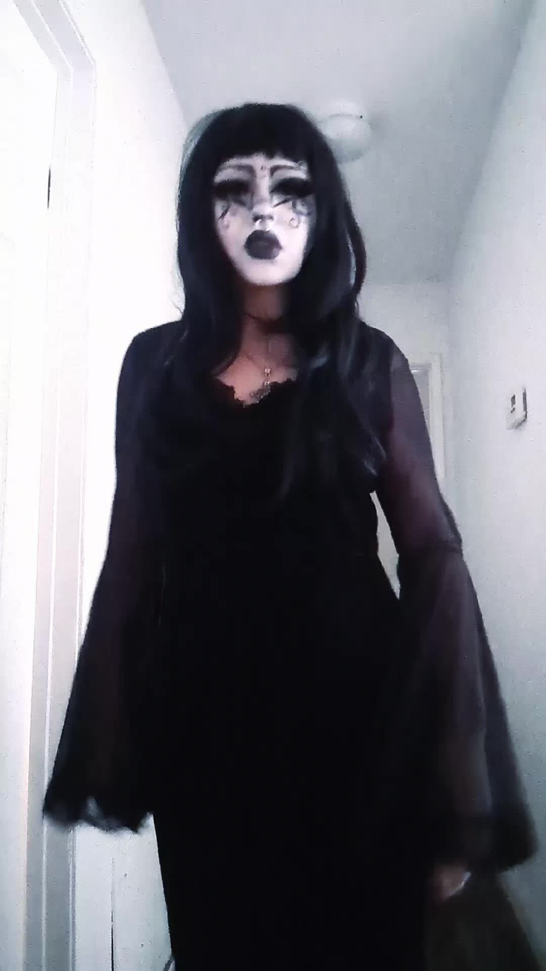@☆⋆ ˚｡⋆🦇 ivory ☆⋆ ˚｡⋆
