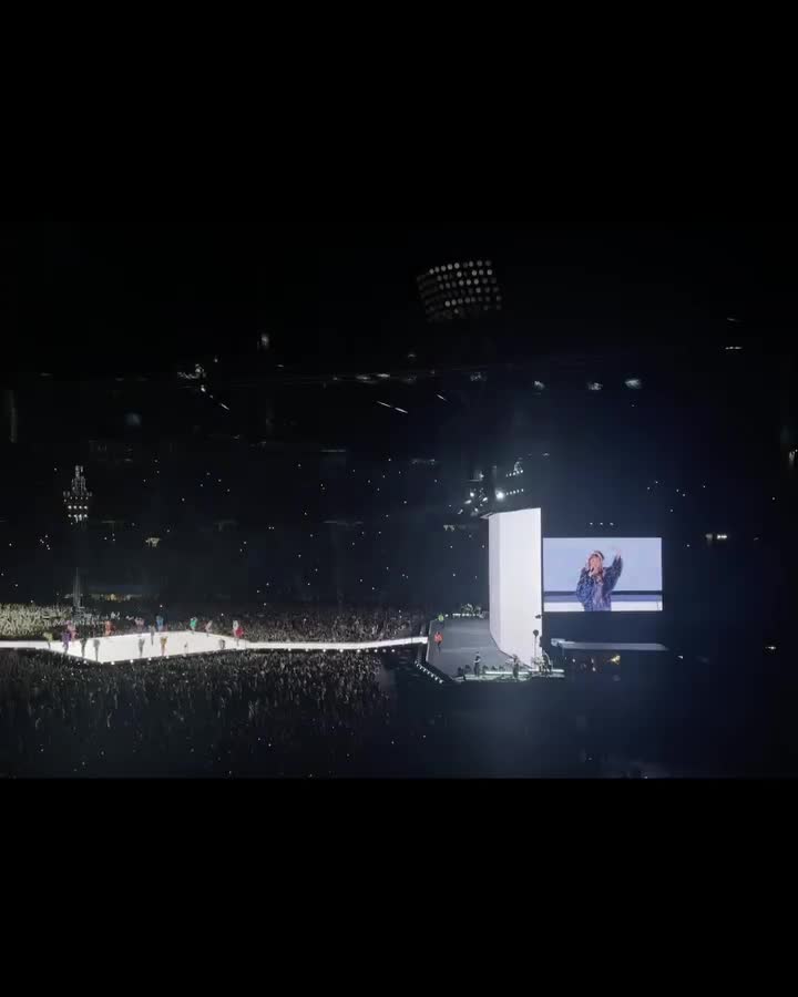 @𓂃꙳⋆videos from the eras tour