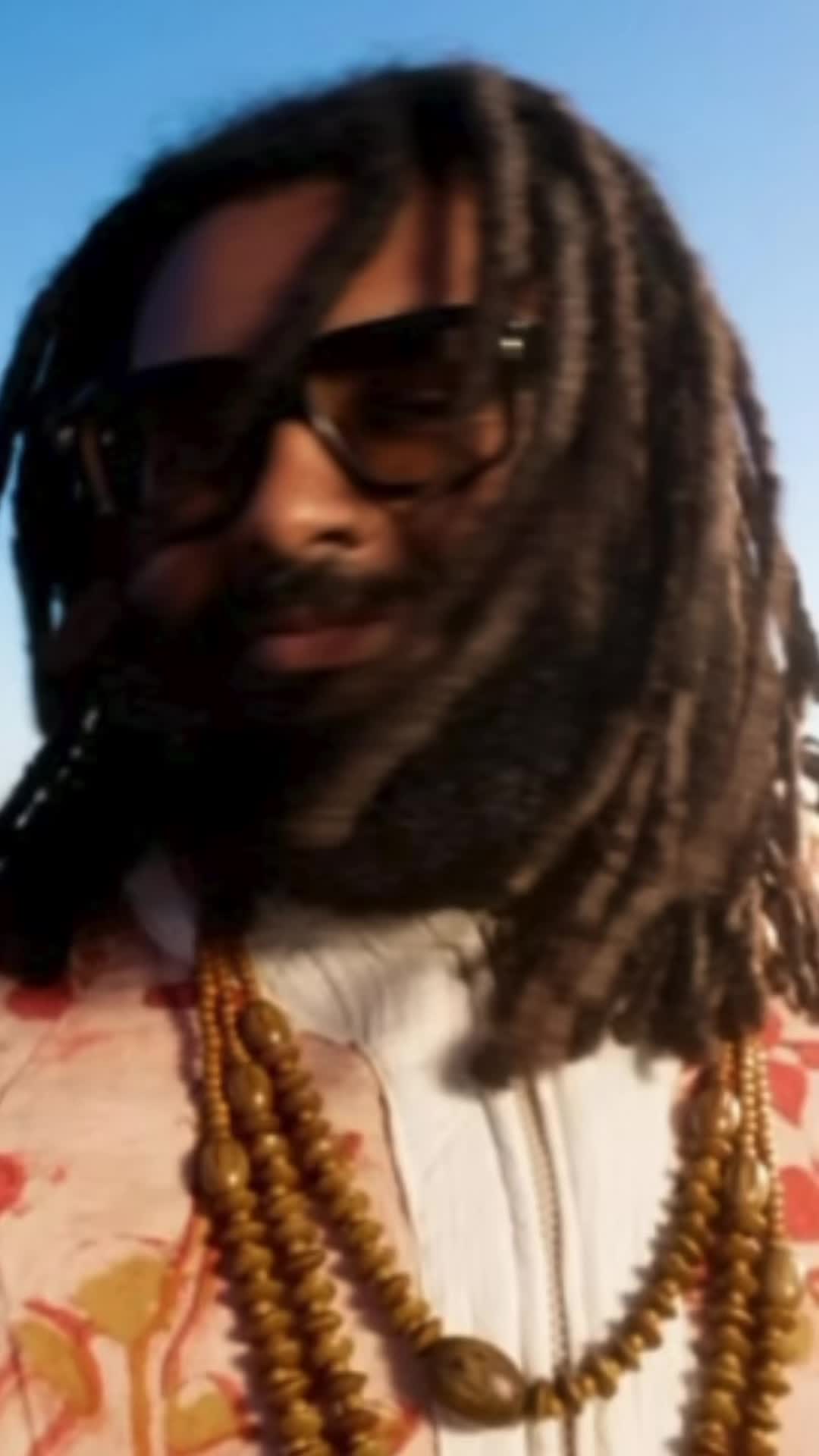 @🦦