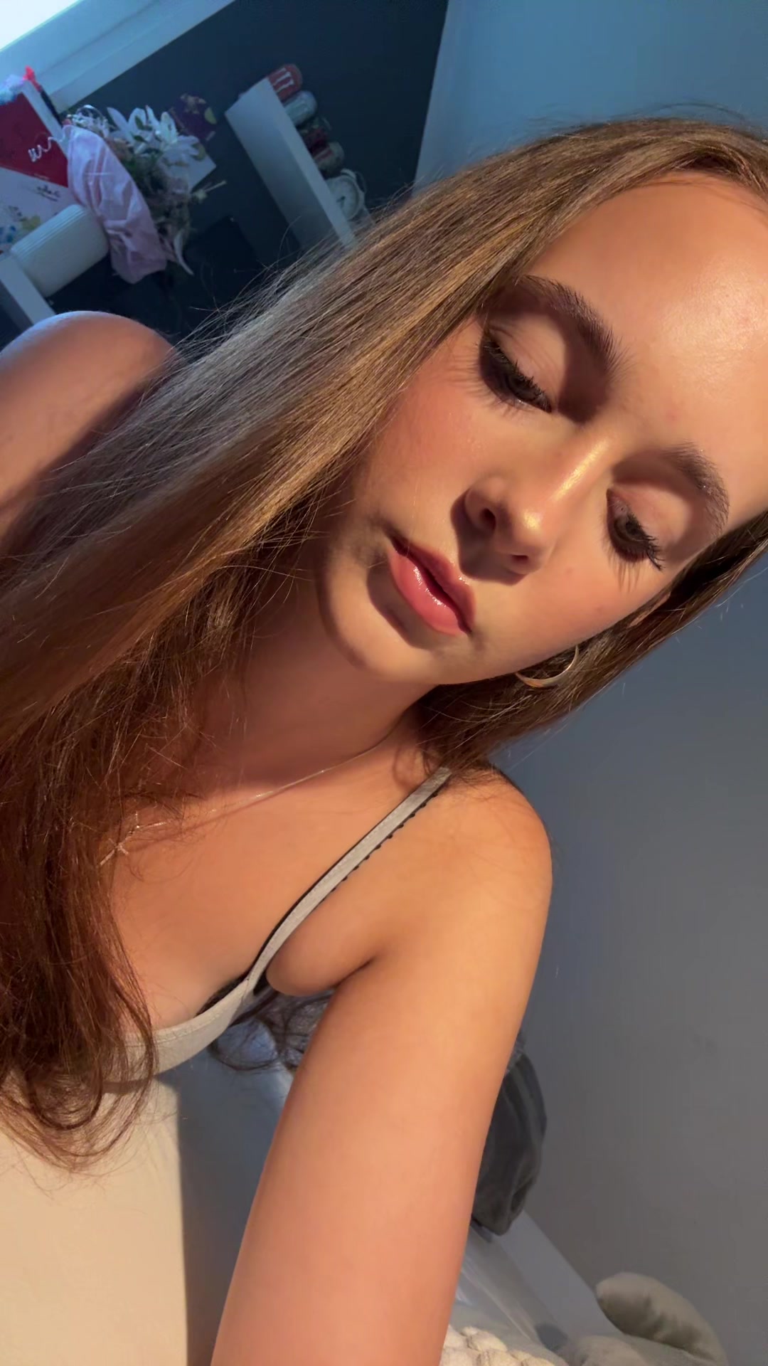 @HelloKira