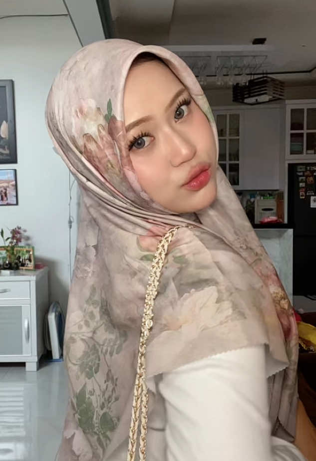 @cindyadiraa