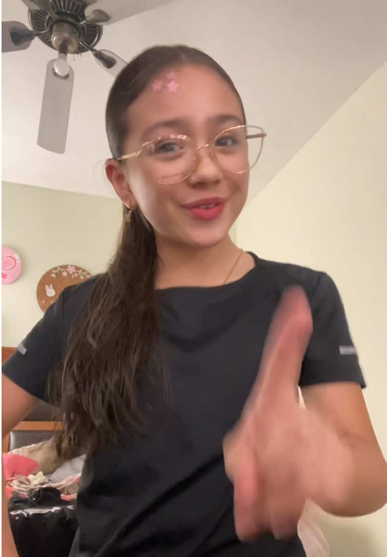 @Nia Mora