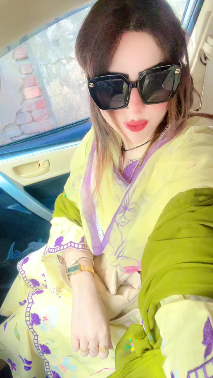 @Nusrat_Pathan