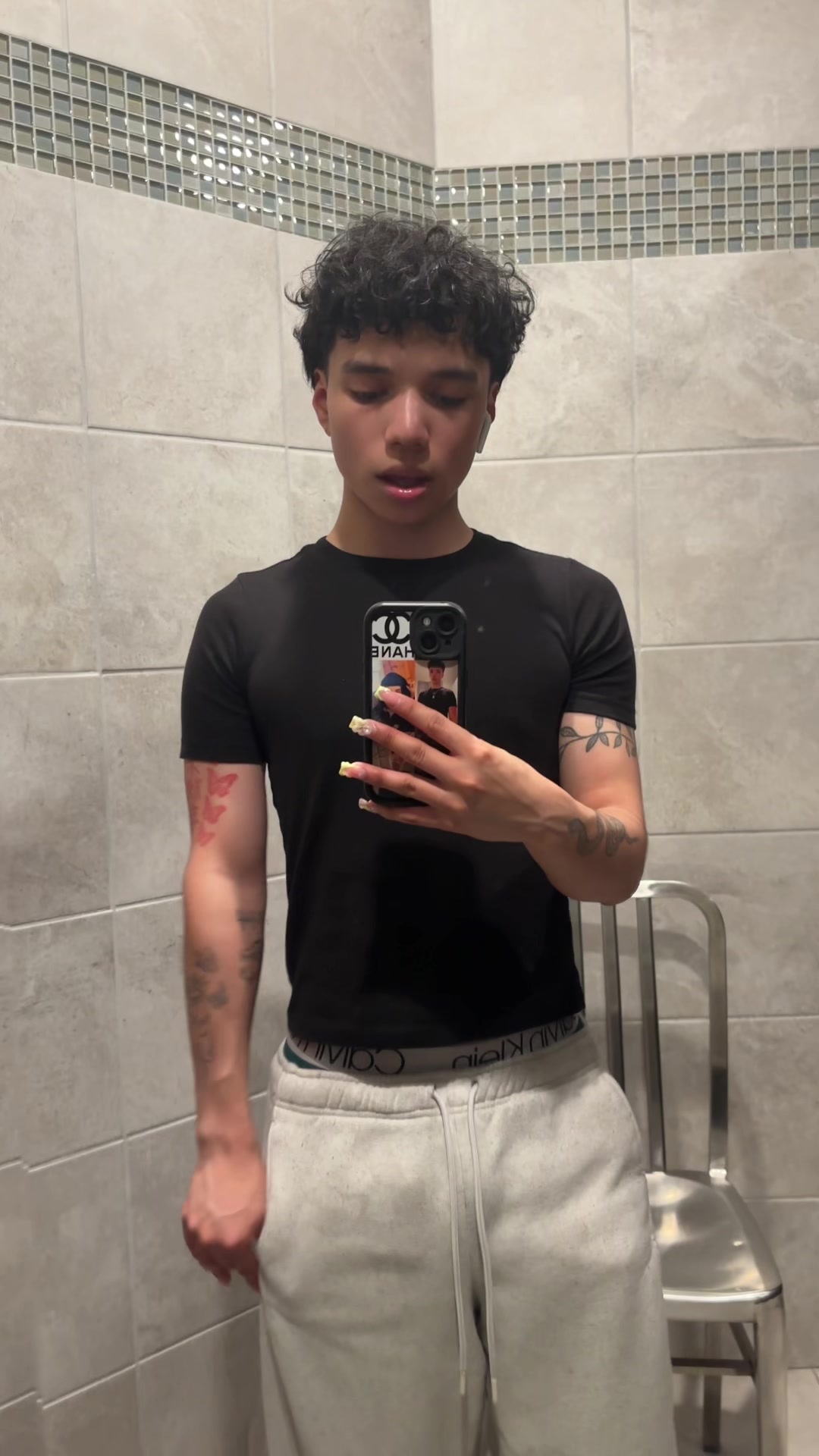 @prettyboyjulian1