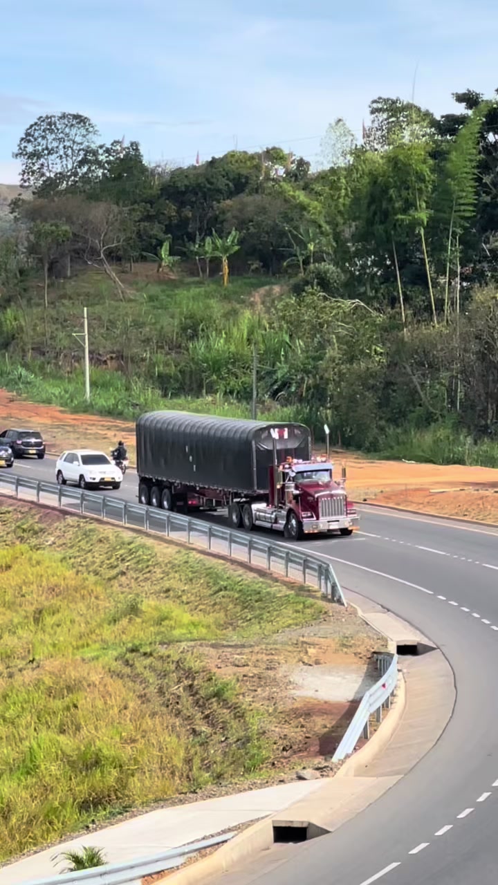 @HendersonTrucks Colombia 