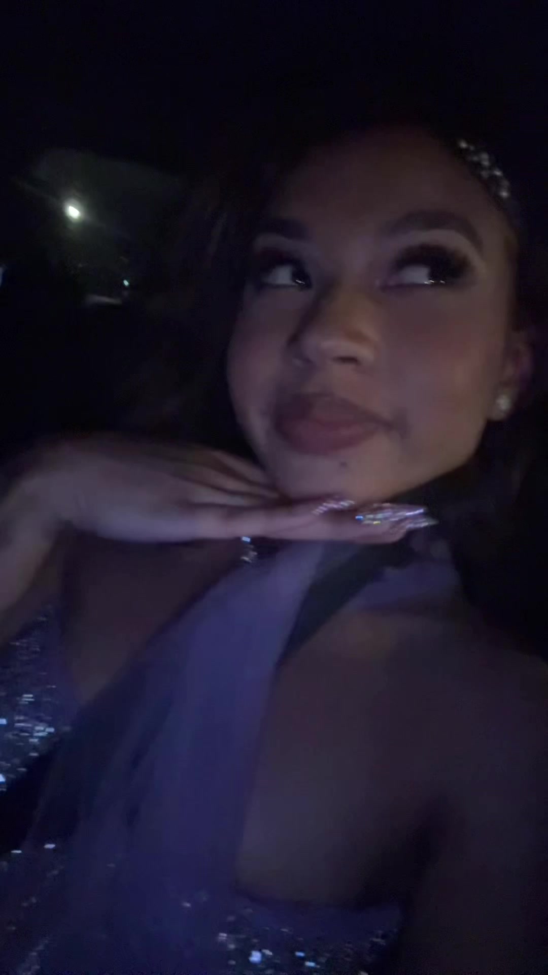 @𝐙𝐚𝐫𝐢 💫