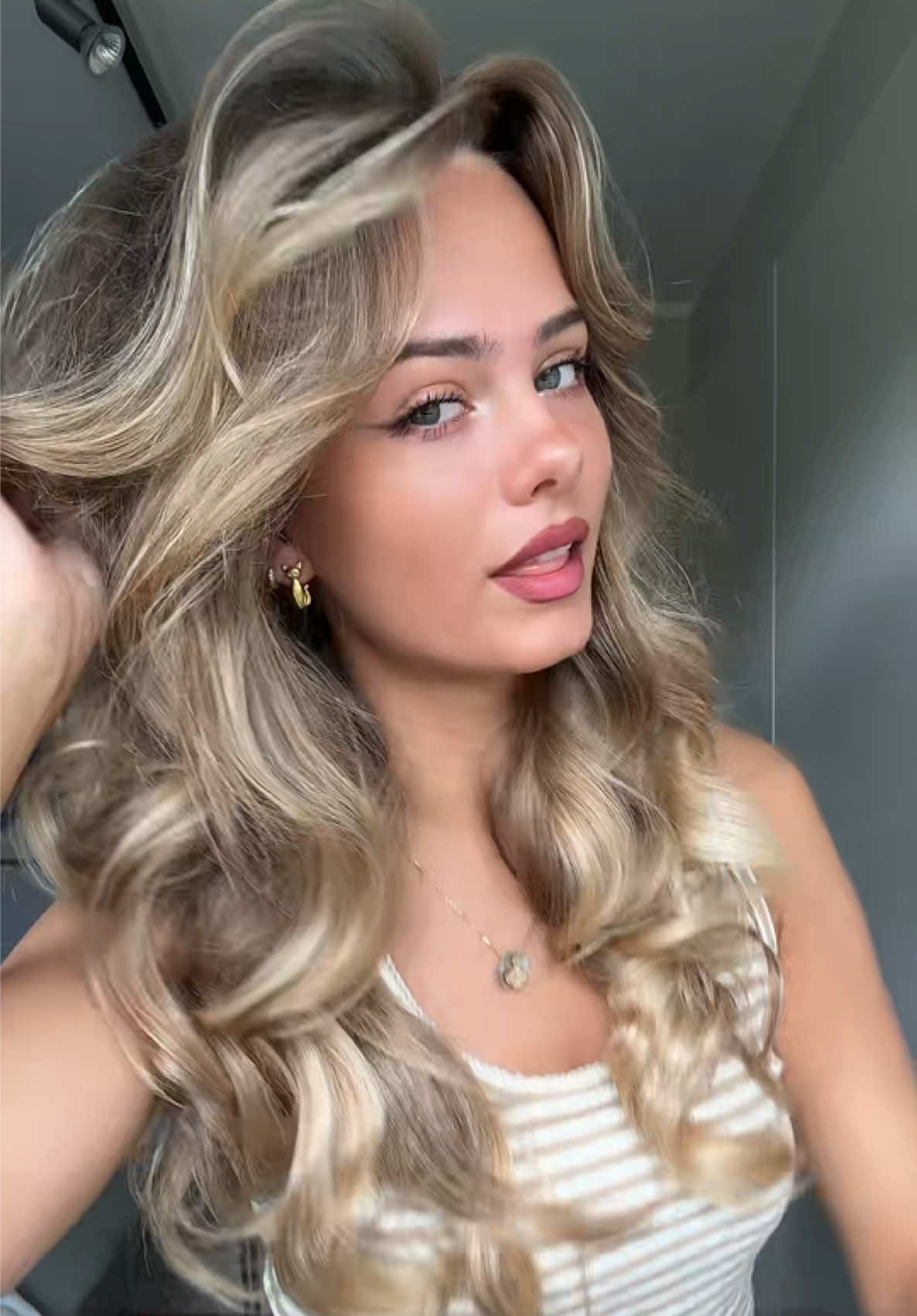 @saracrumbleleg