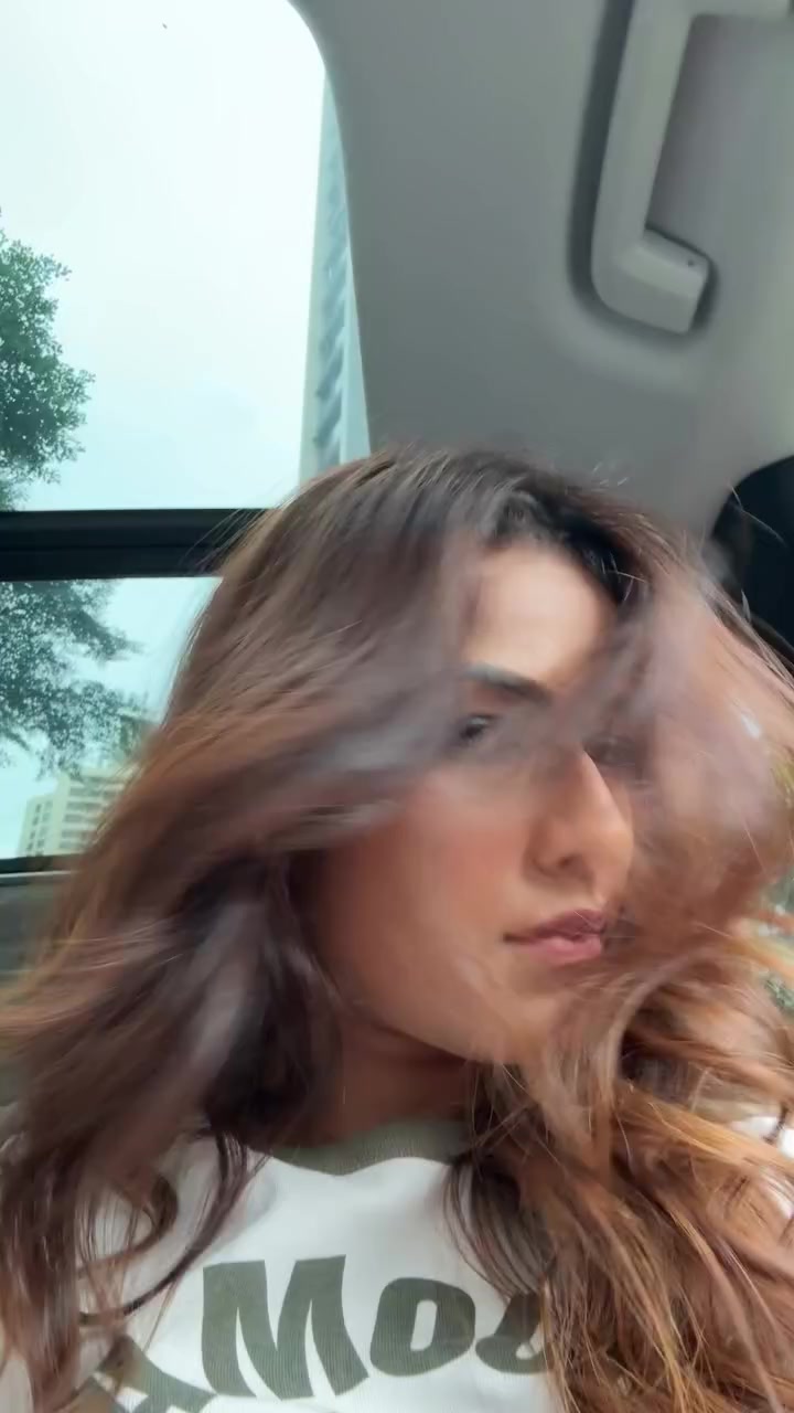 @nia Sharma