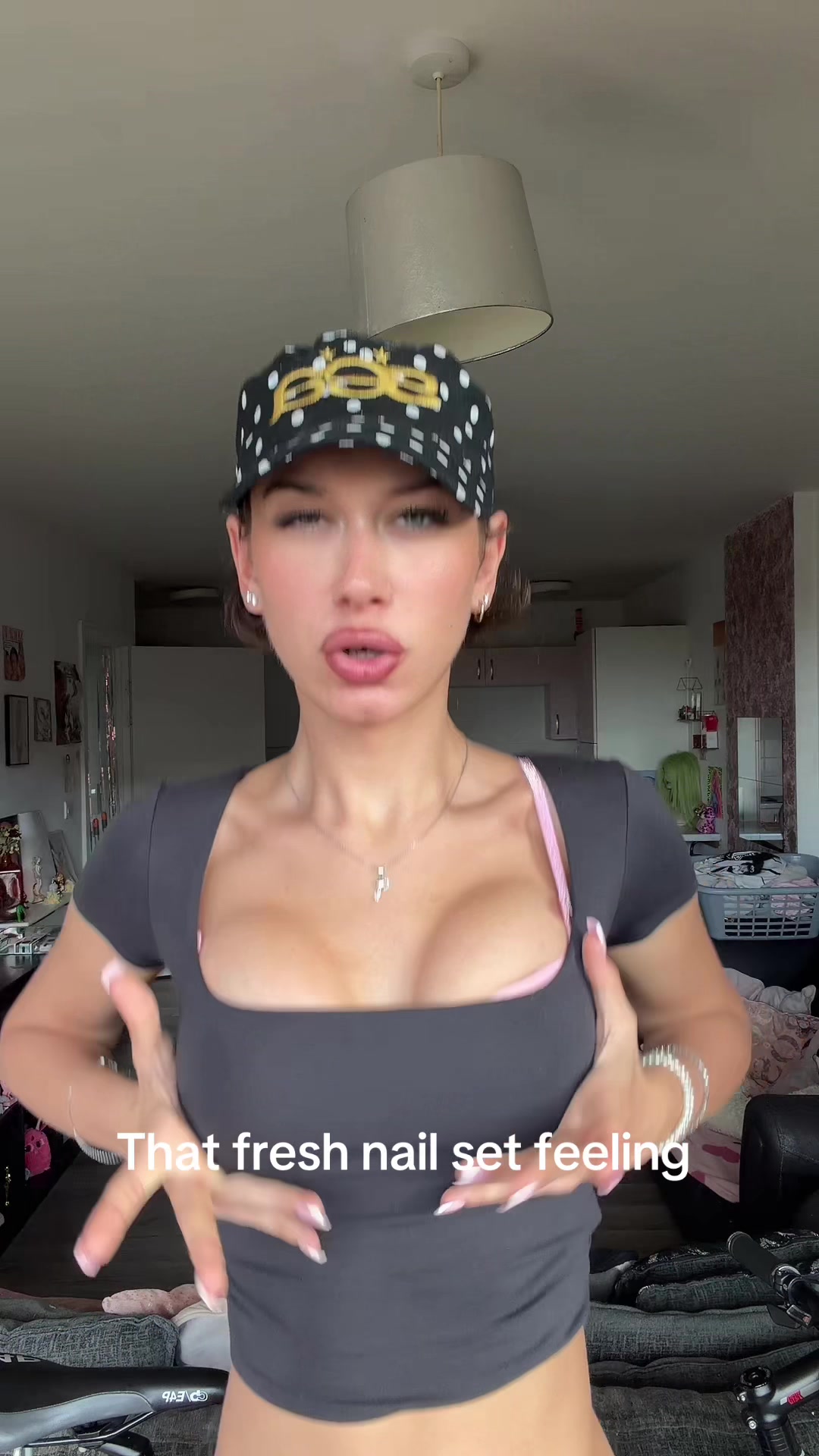 @harriibella