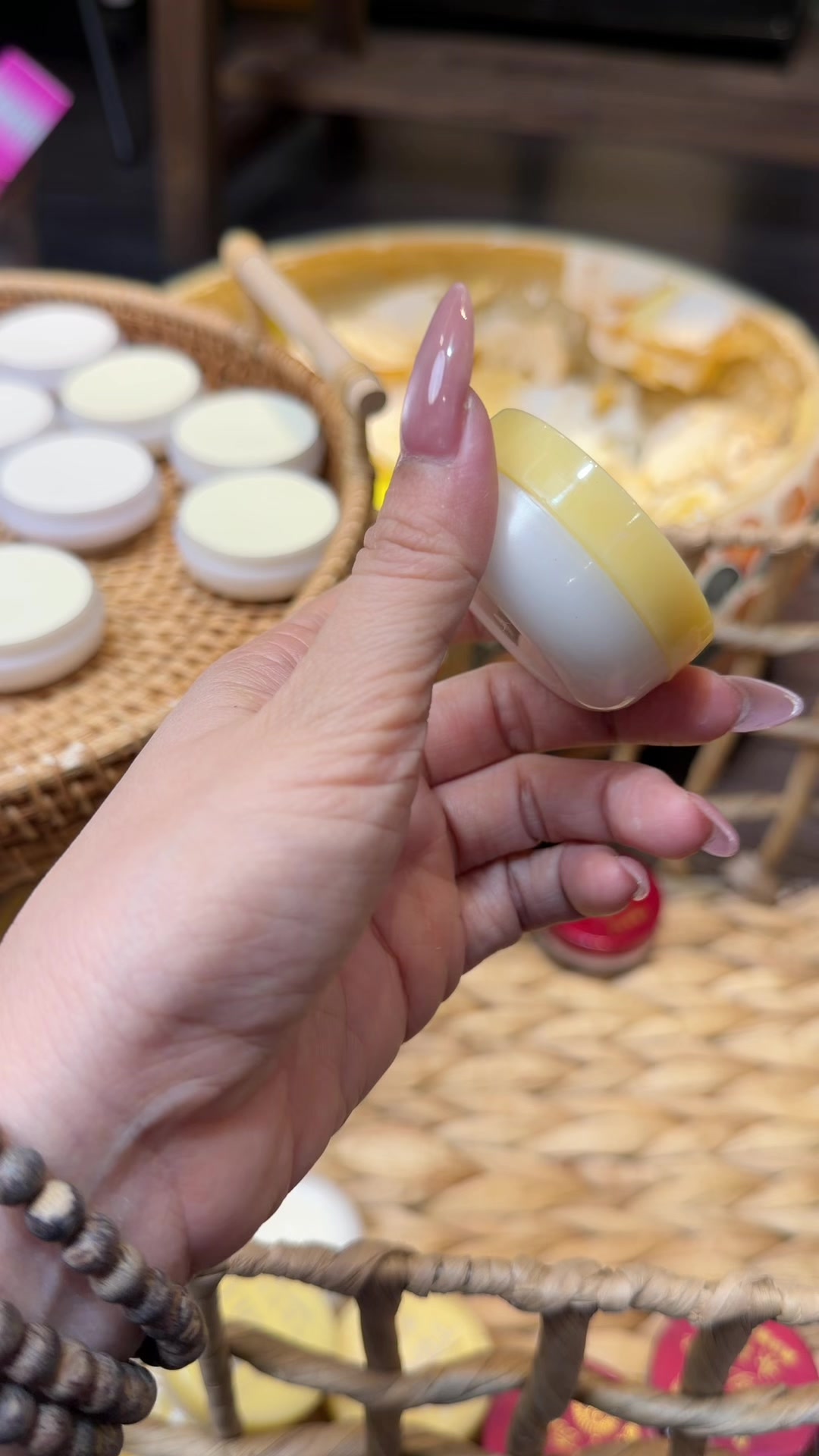 @Bà Tám Da Dẻ