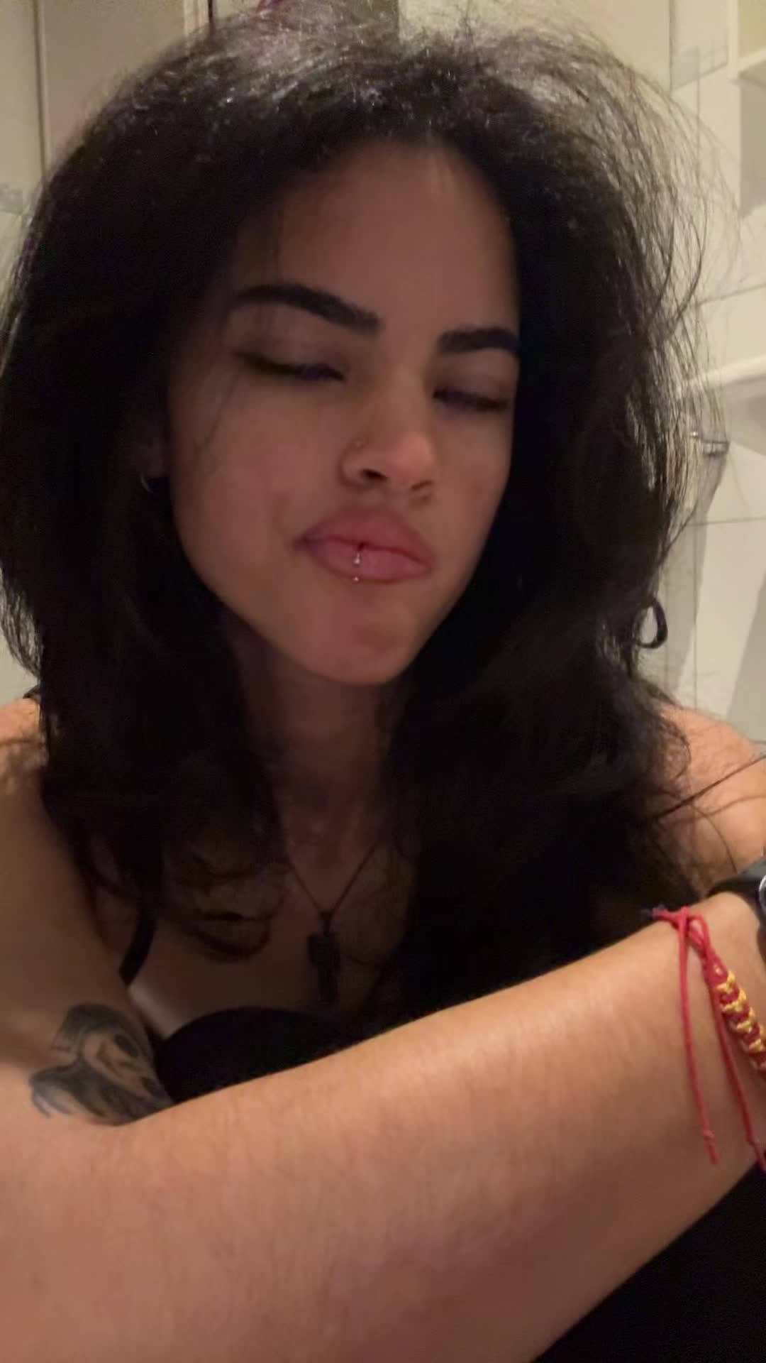 @Thaís
