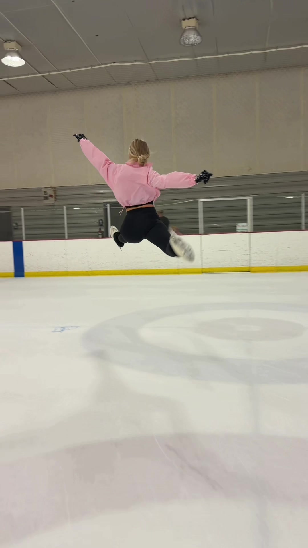 @Jamie Stuckert ⛸️