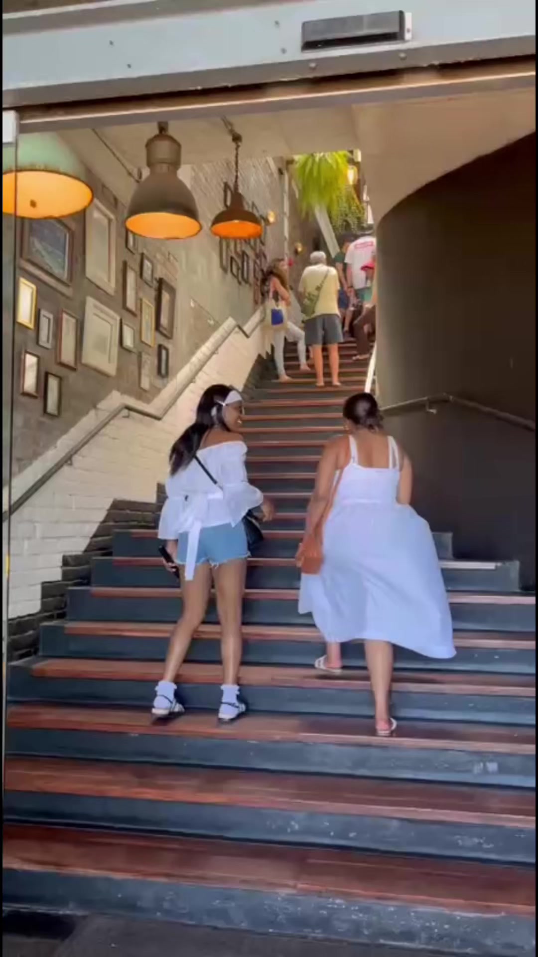 @talitahlucingo
