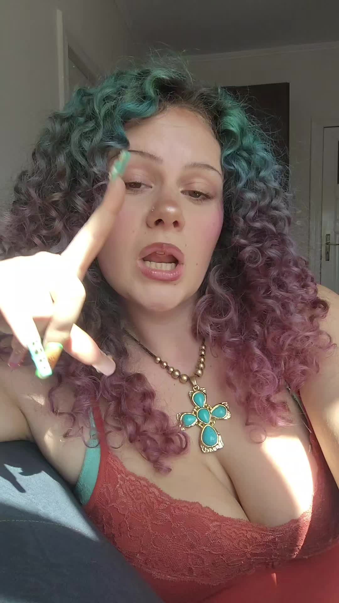 @Nina 🦛