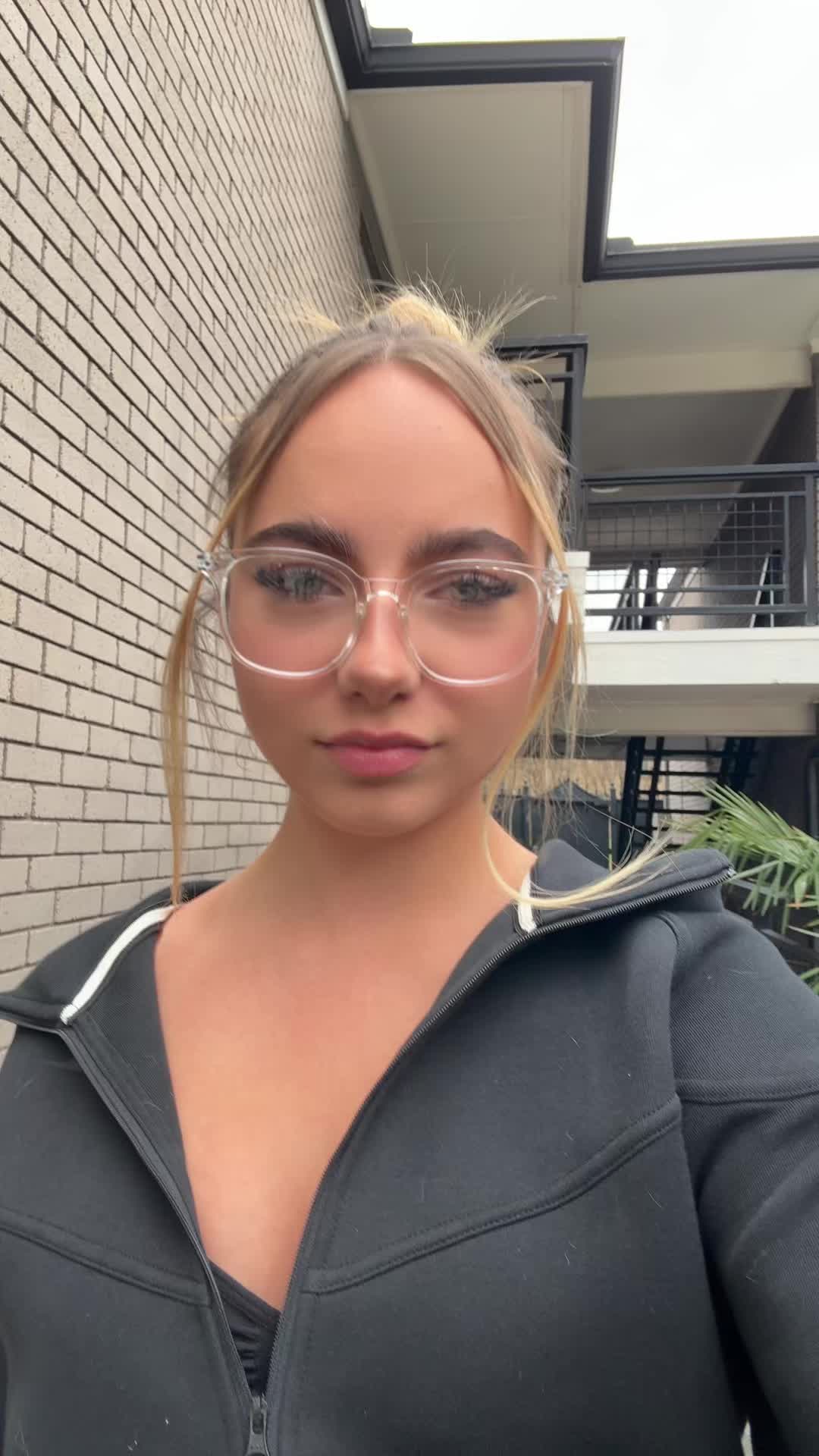 @zoeymar_isa