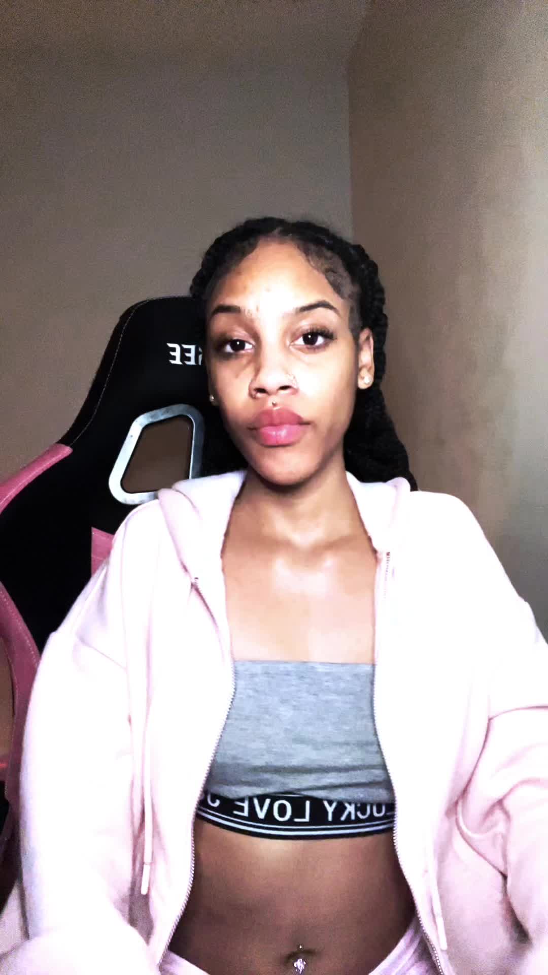 @datgirlchar💰