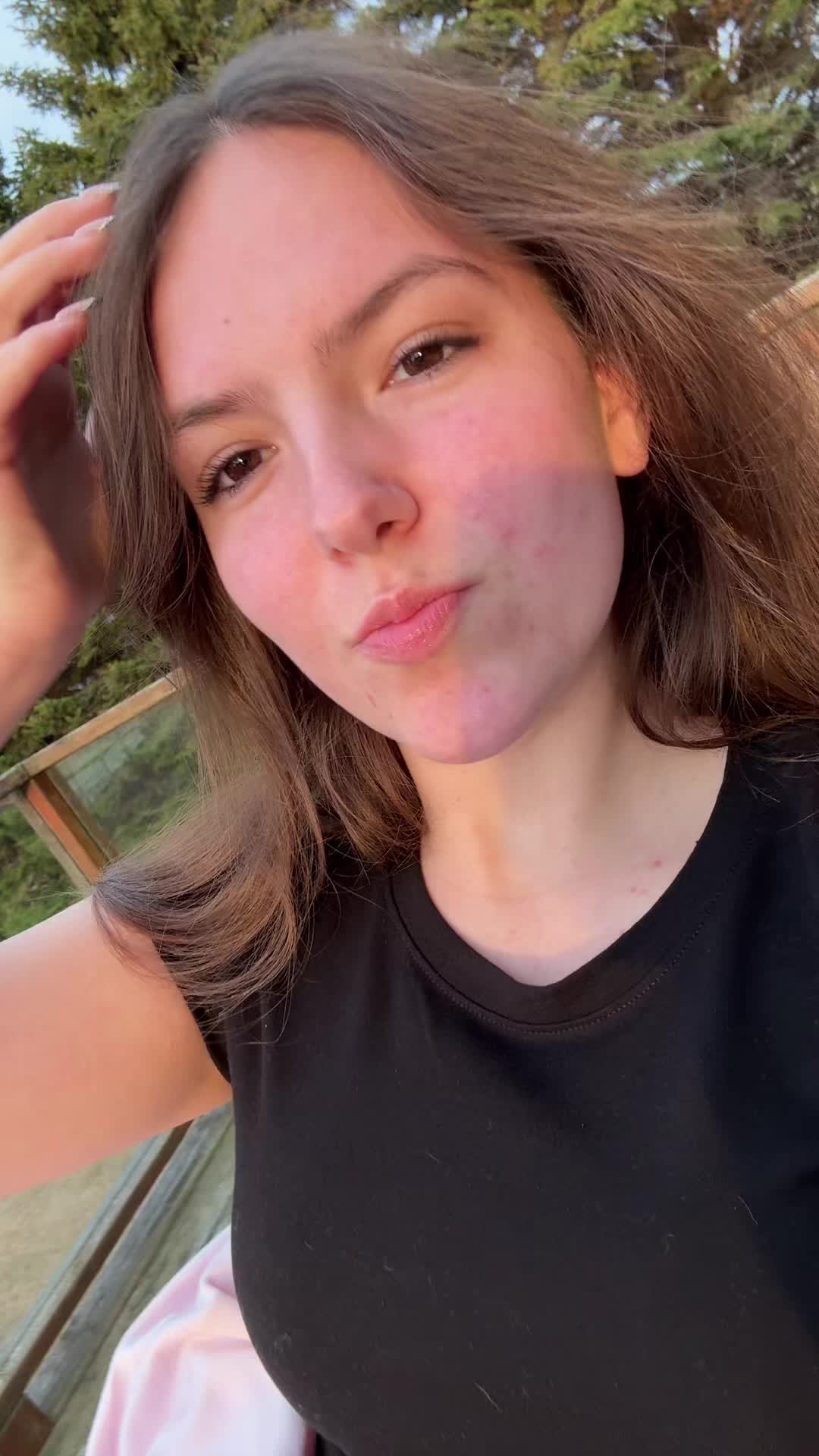 @Ava