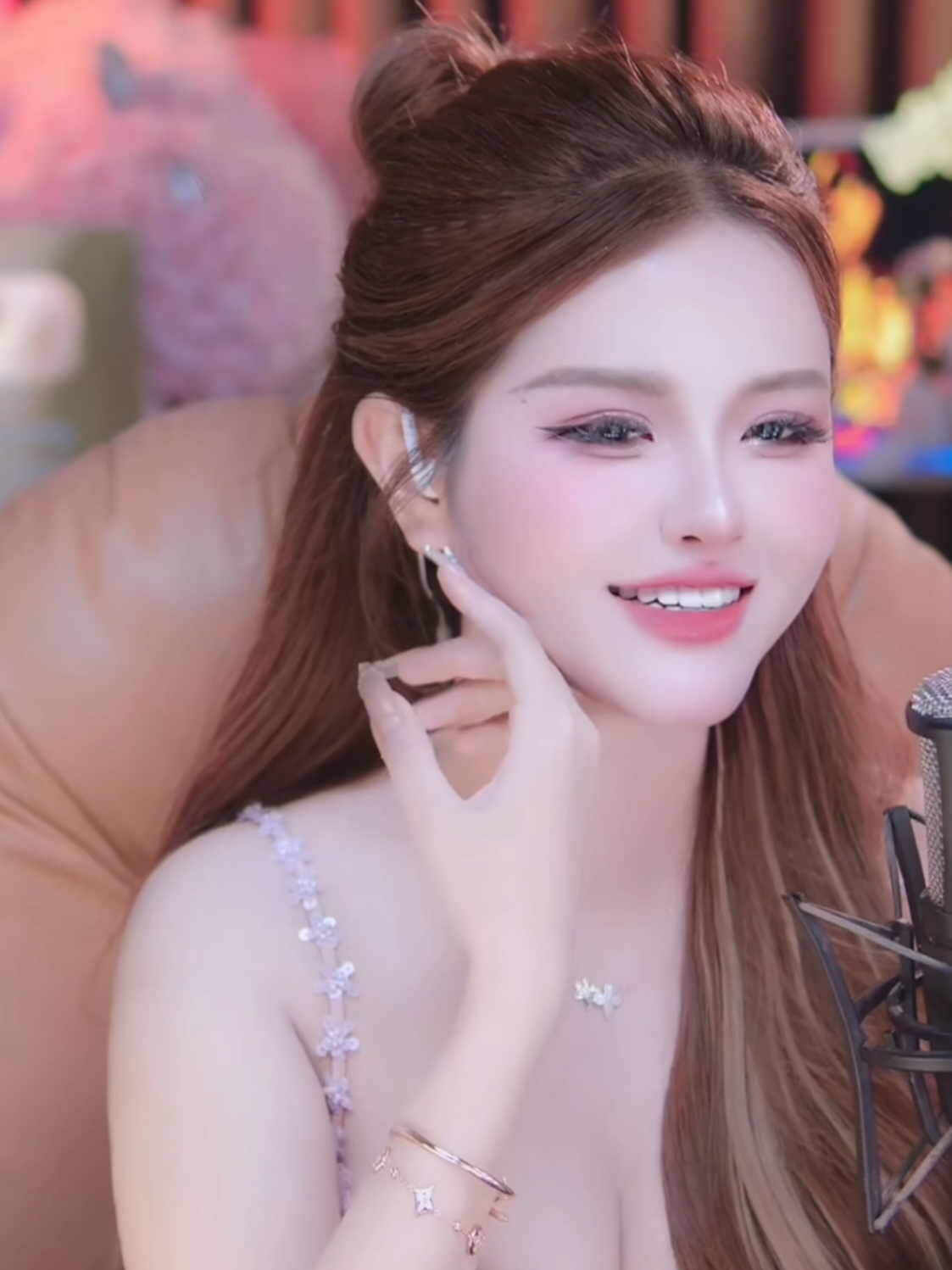 @HO&Agrave;NG AN CAO 💫