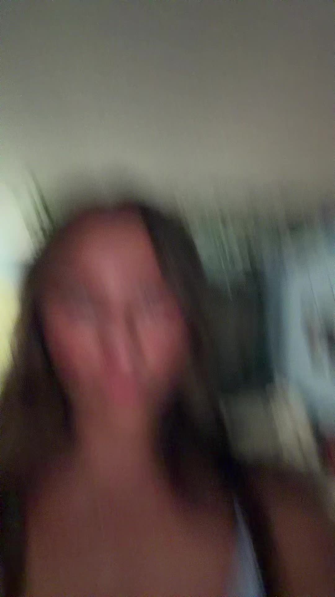 @laura